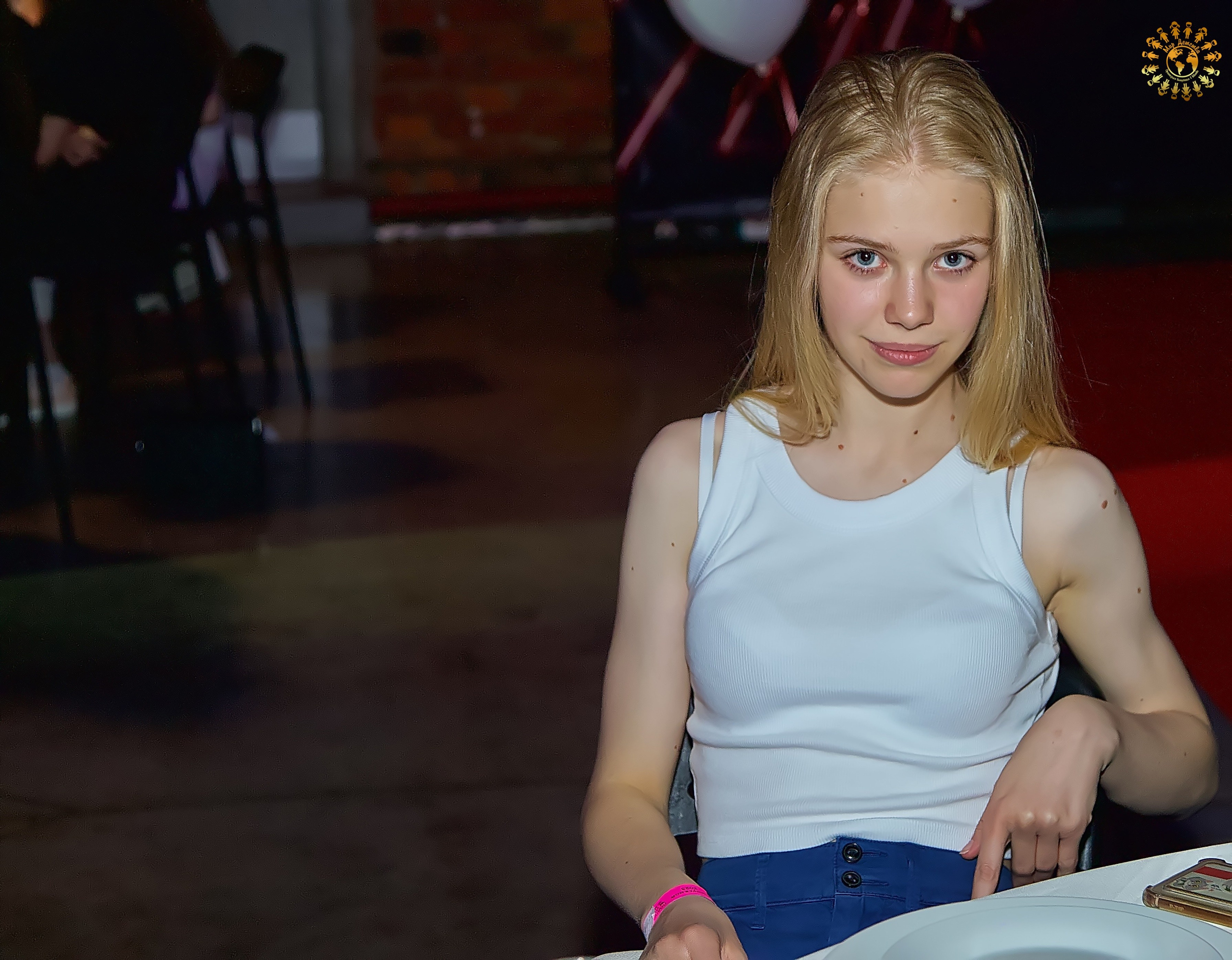 Выпускной 2023 (9-й класс, школа № 46). Loft Urban. Москва. Репортажная съемка в Москве и области. Анималистика