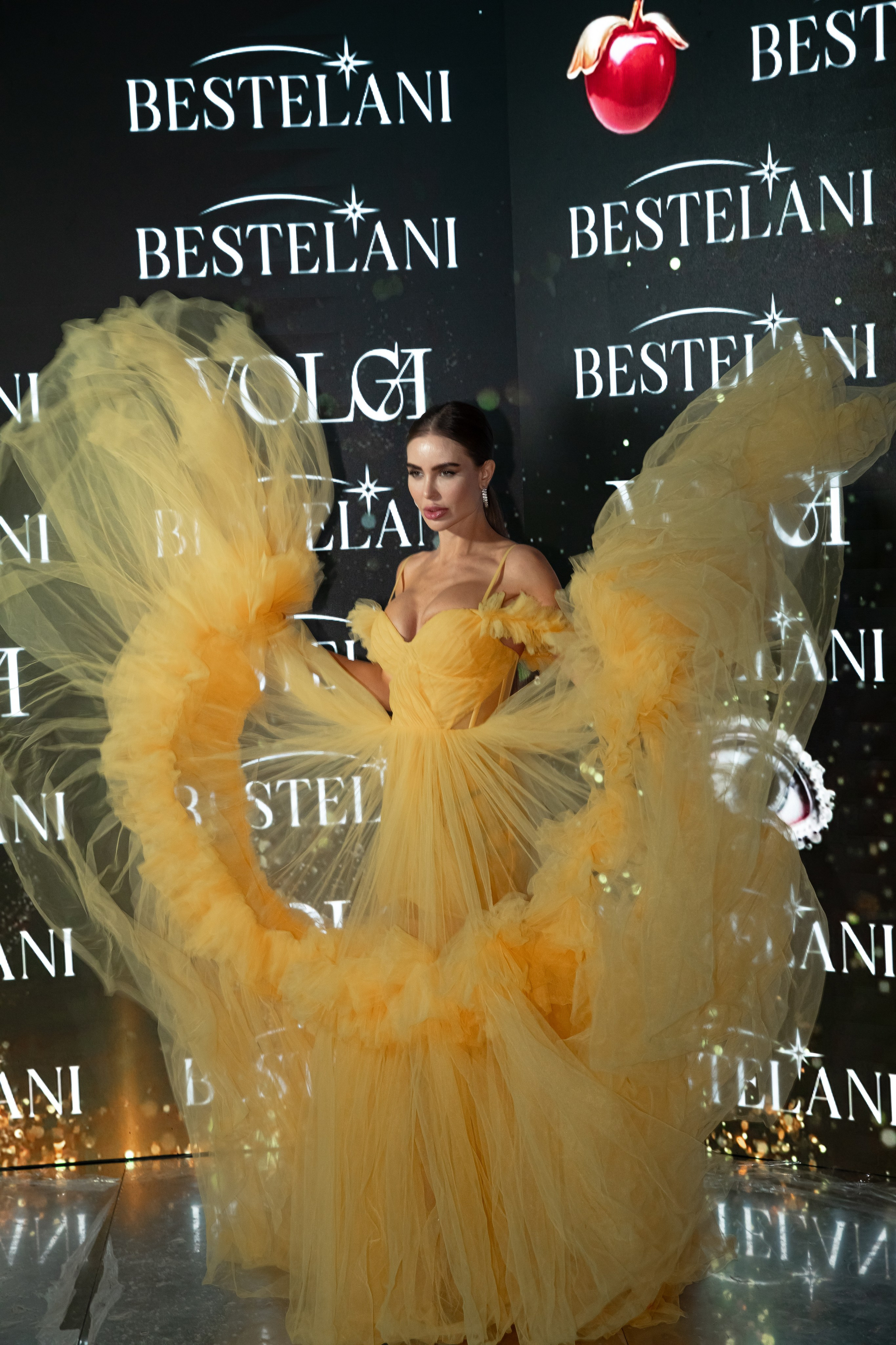 Фотозона Показа | Volga Fashion Week. Фотограф брендов и бизнеса в Москве Алексей Сентюрин