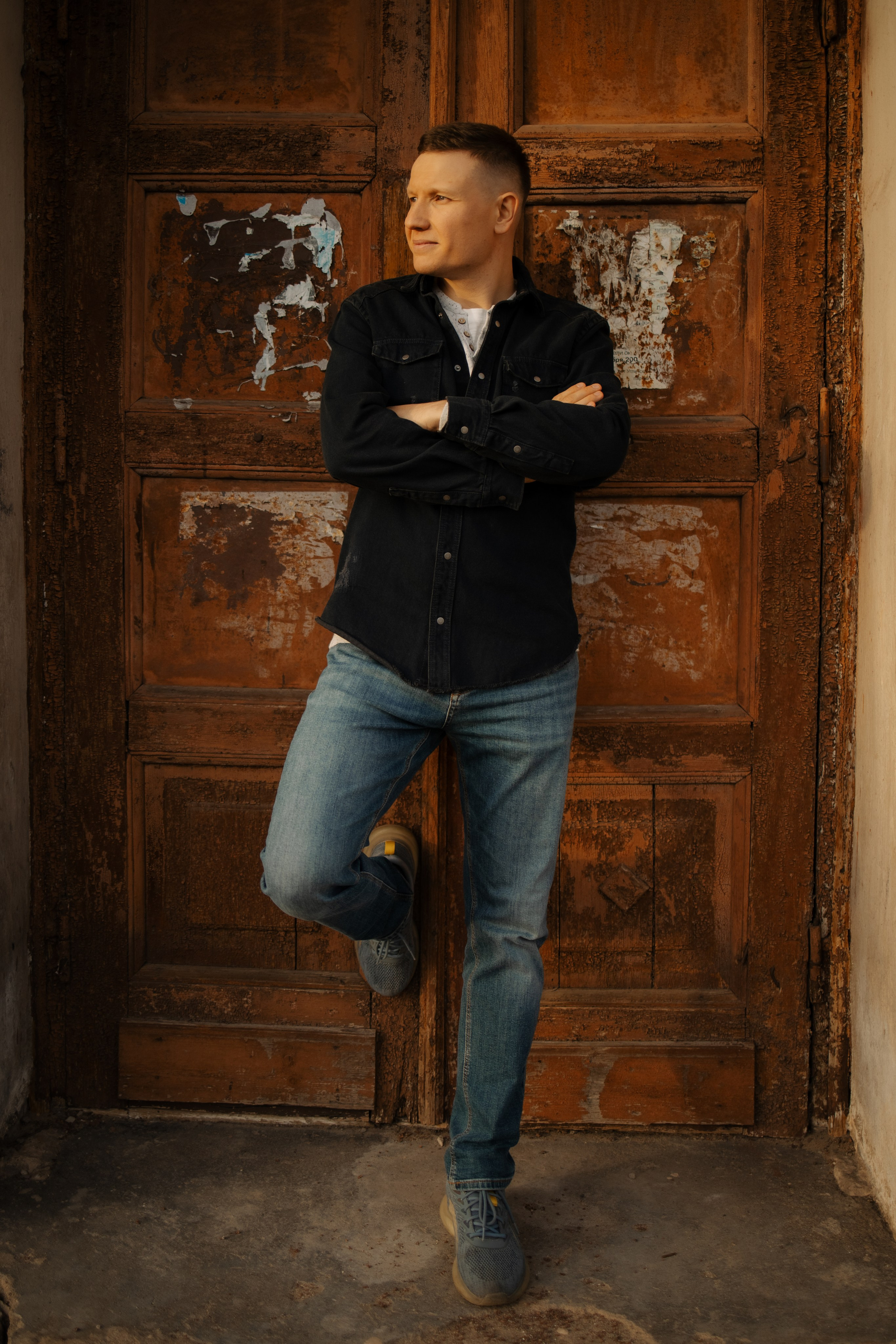 Мужская съемка в городской локации. Фотограф Углич и Ярославль Ольга Тятюшкина