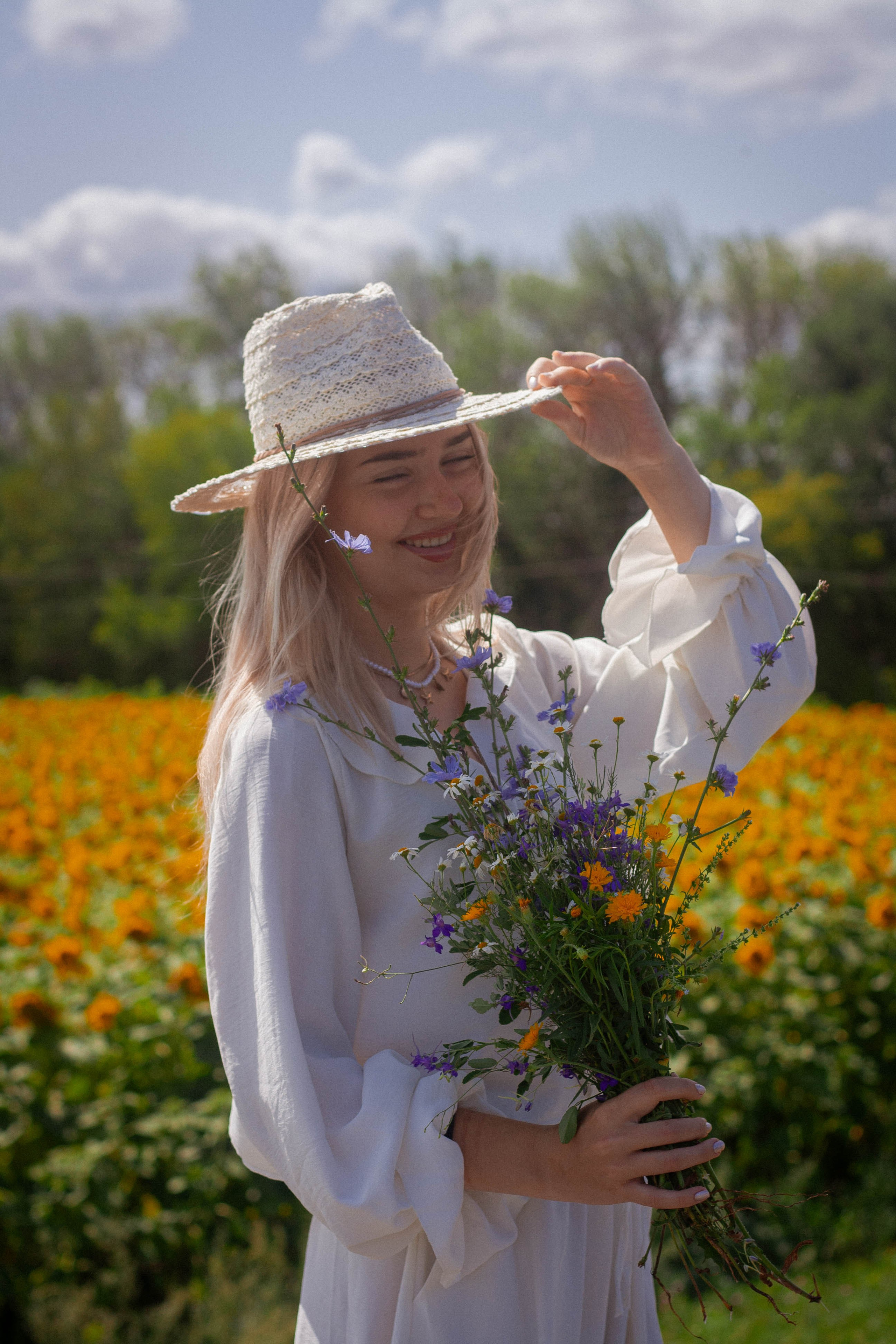 Настроение: уйти в поле с подсолнухами. Портретный фотограф в Саратове