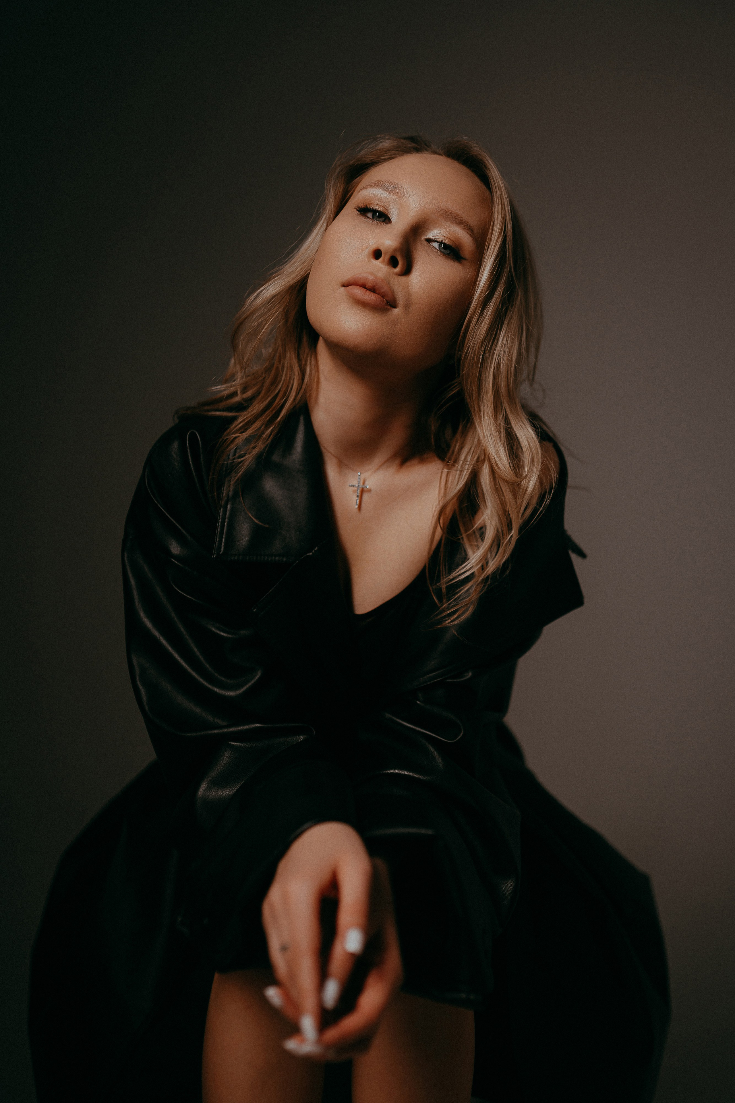 Съёмка в плаще. Фотограф Алексей Кутырёв