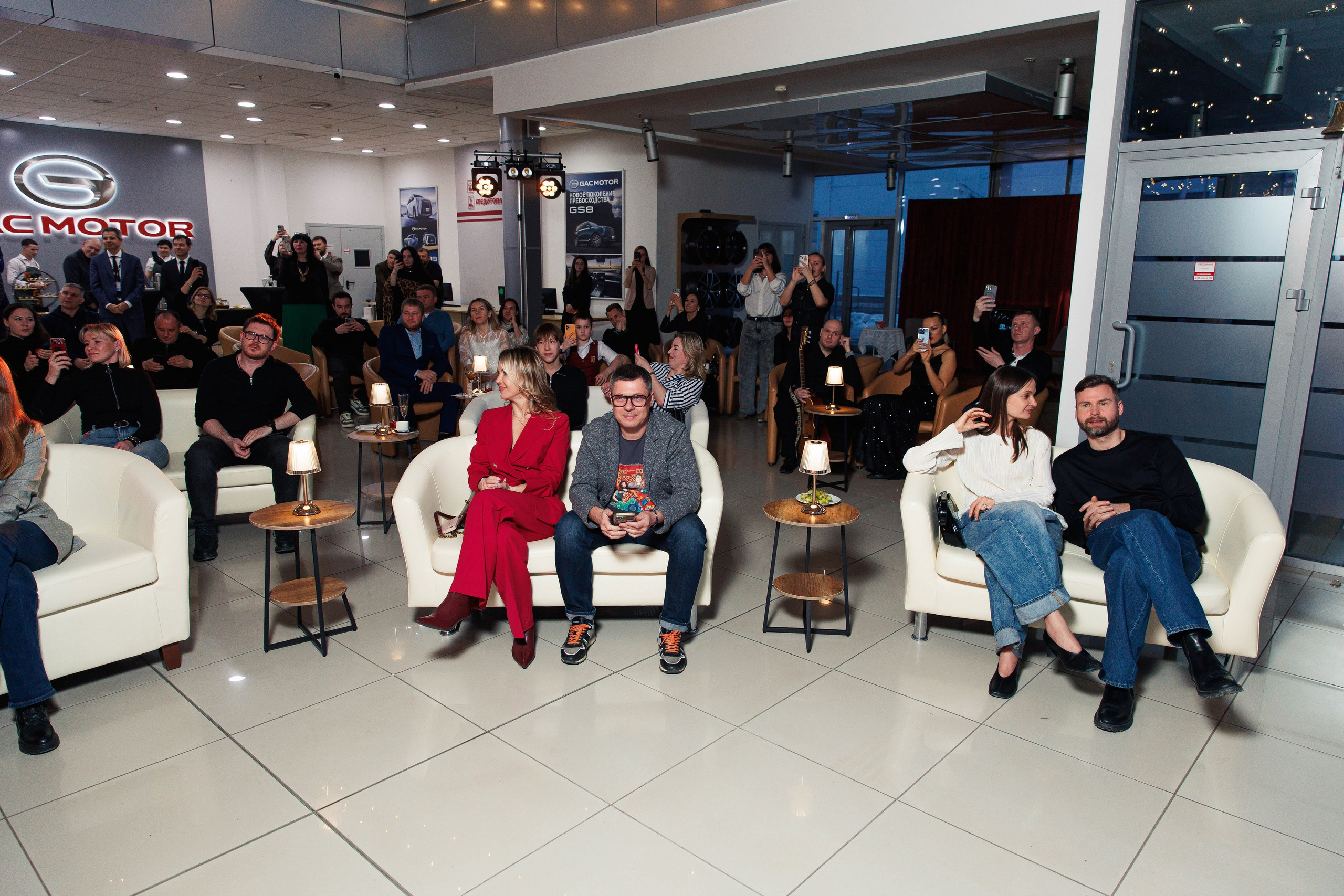 Презентация новой Toyota RAV4. Репортажный и свадебный фотограф в Уфе Павел Кожевников