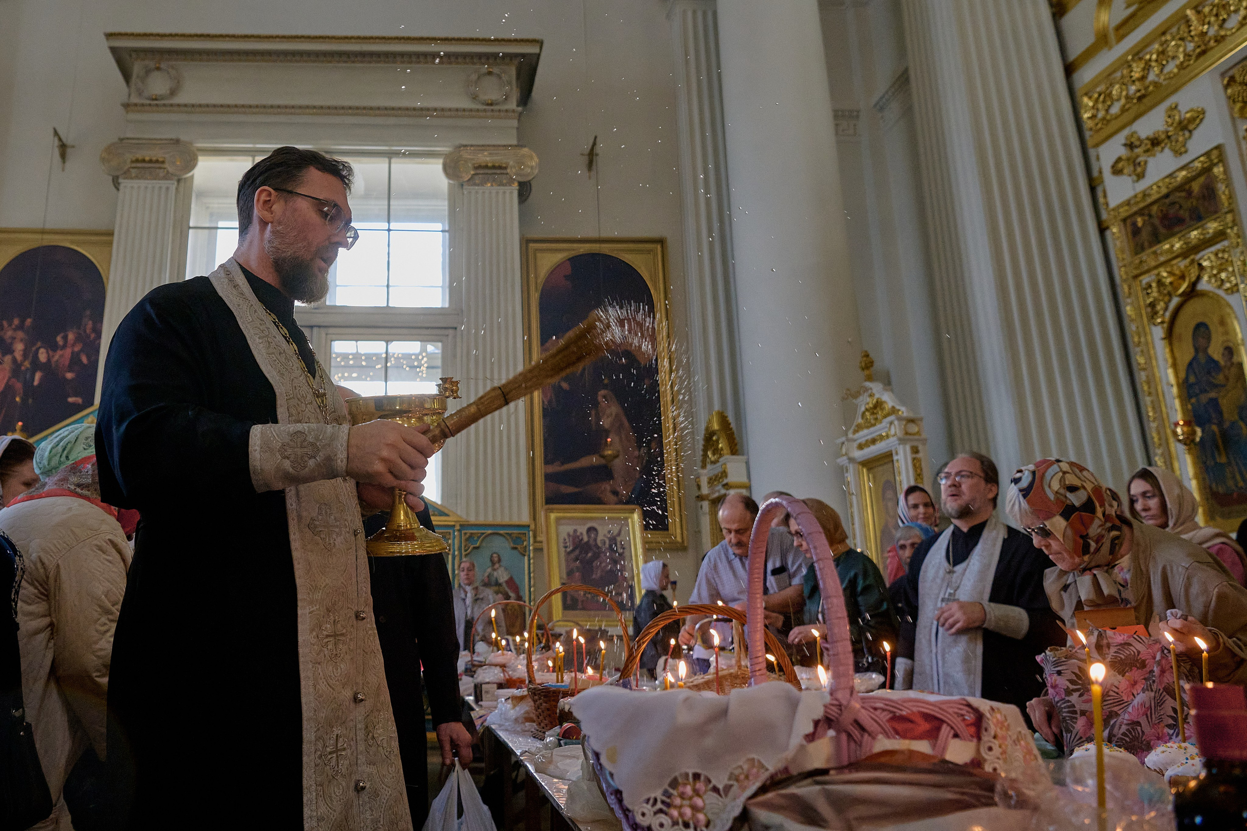 Пасха 2025 (Санкт-Петербург). Репортаж | фотосъемка в Москве и РФ | Фотограф Александр Емелькин