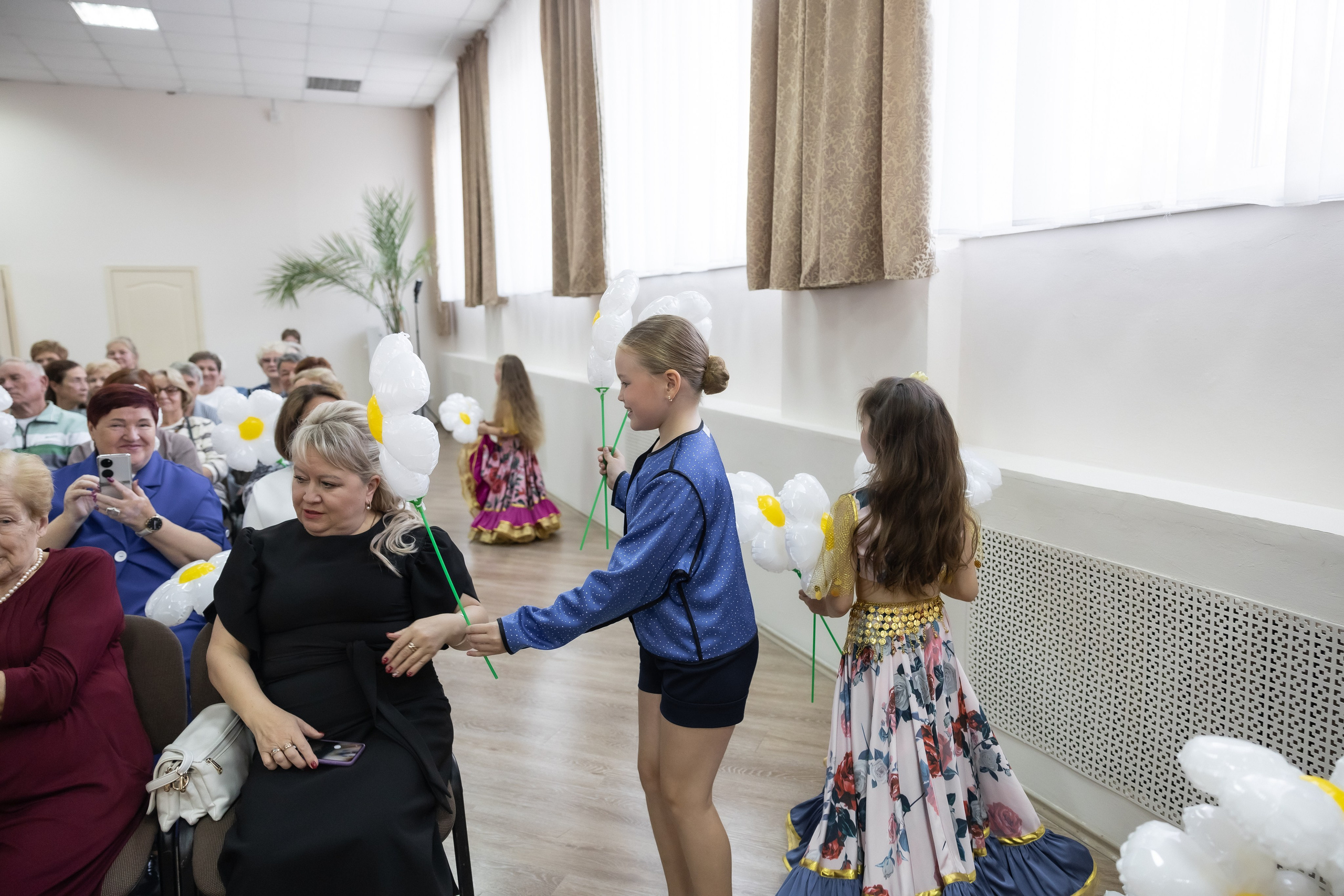 День учителя. Школа 31. Октябрь 2024. Свадебный и Семейный фотограф г. Ижевск Гульназ Солдатова. Гульназ фото