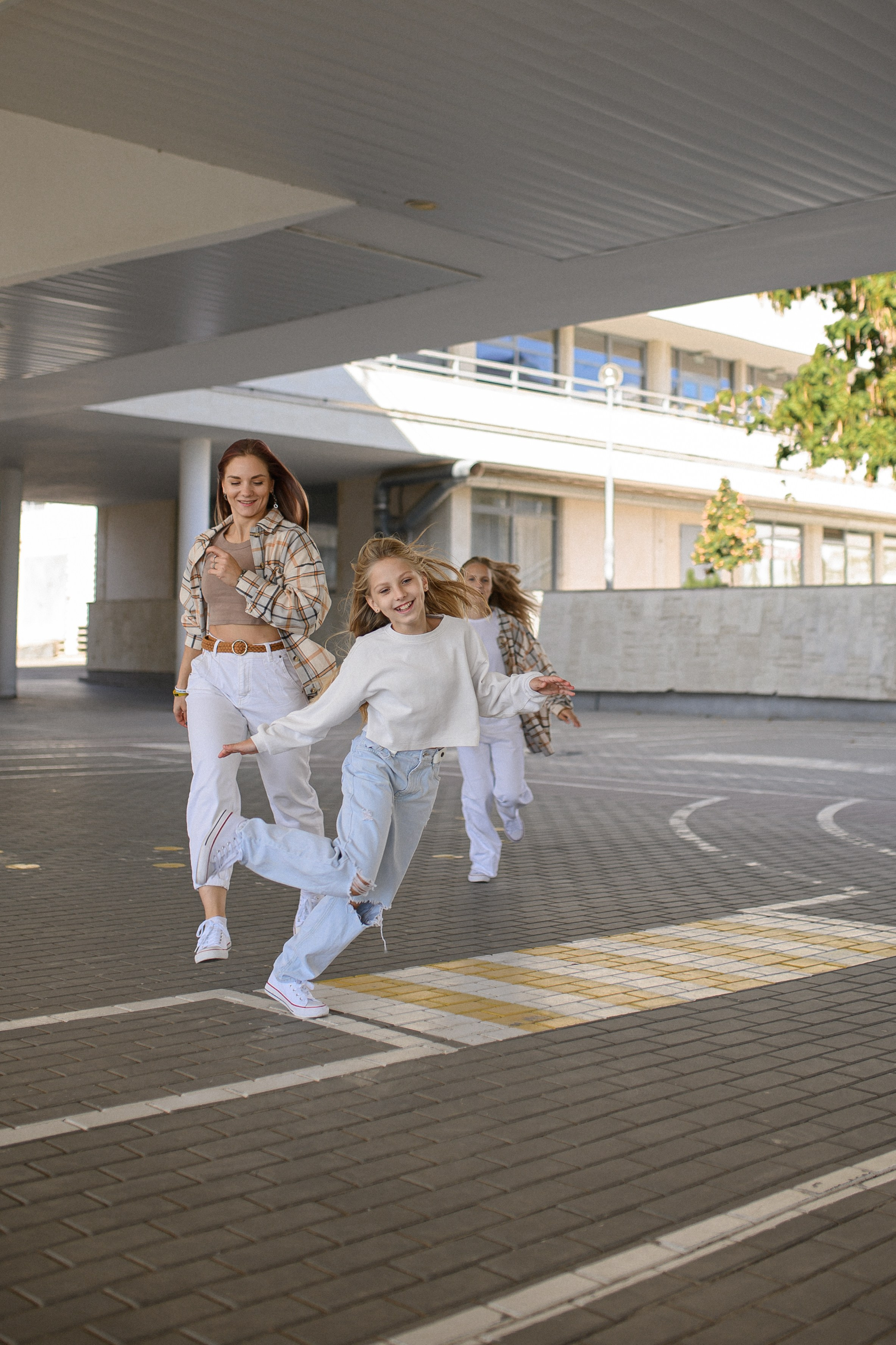 Марина и девочки. Www.ostermiller.ru