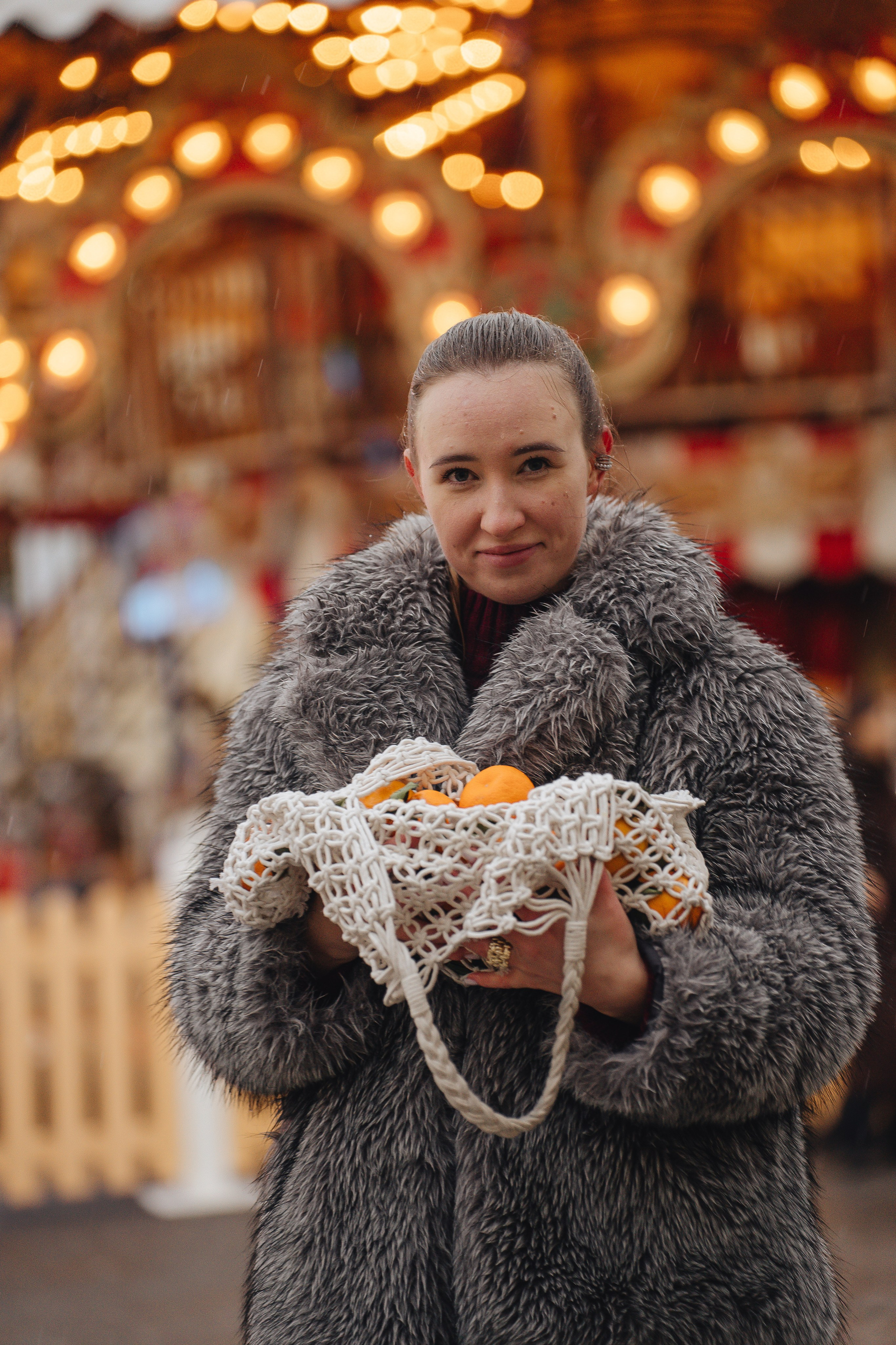 ПРОГУЛКА НА МАНЕЖНОЙ ПЛОЩАДИ ДЛЯ ДЕВУШКИ ПЕРЕД НОВЫМ ГОДОМ (НОВОГОДНЯЯ ФОТОСЕССИИЯ НА МАНЕЖНОЙ ПЛОЩАДИ). Профессиональный фотограф, Санкт-Петербург — Виктория Богомолова