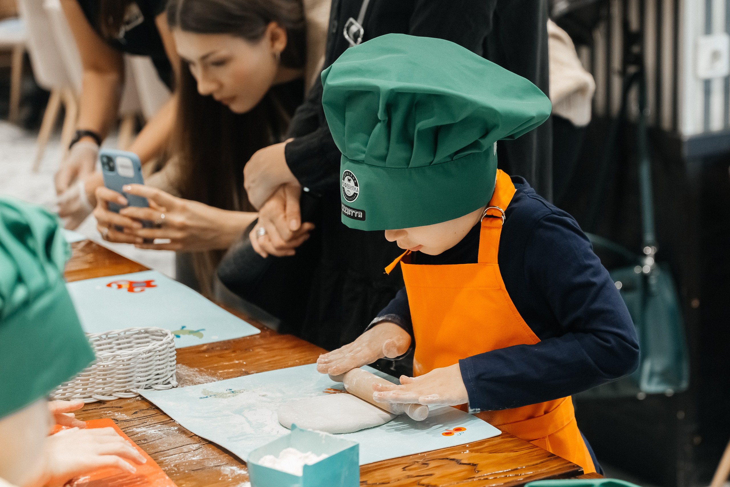 Детский мастер-класс в «Кофебулка». Фотограф Кемерово | Сергей