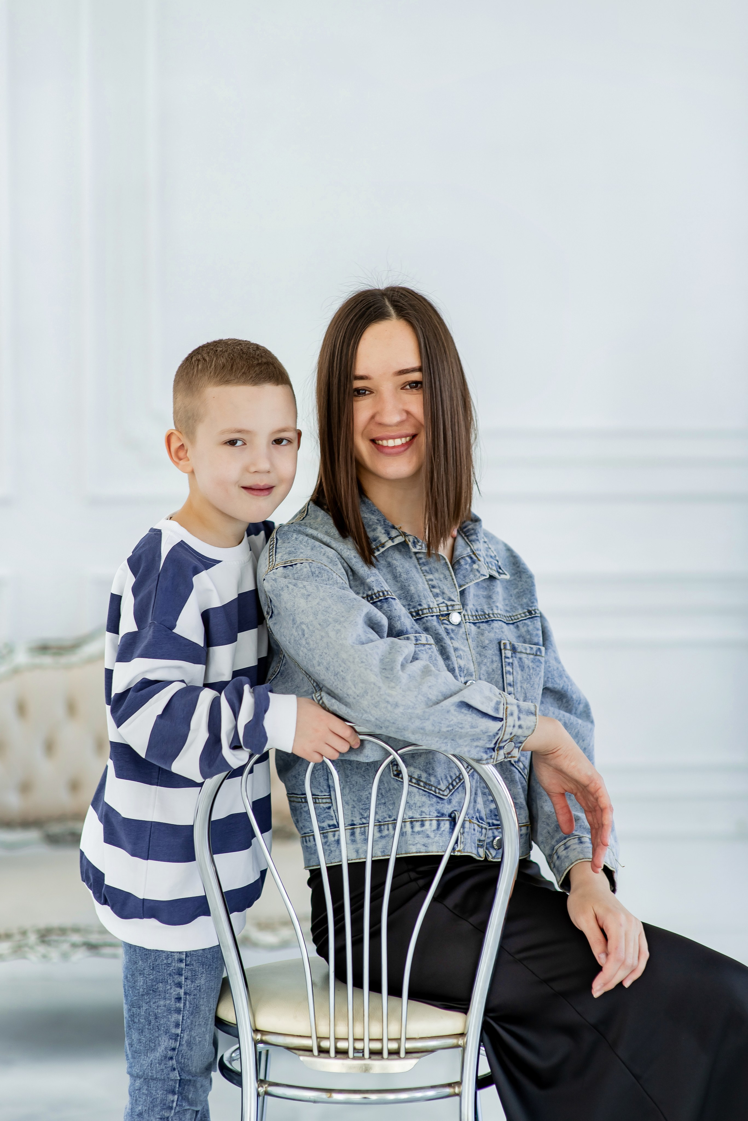 Семейная фотосессия в студии. Ольга Ли свадебный семейный фотограф Иркутск