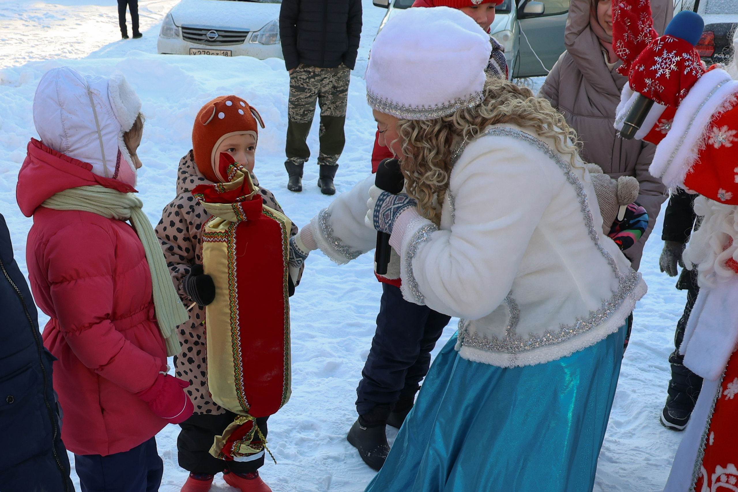 Новогодний праздник на улице