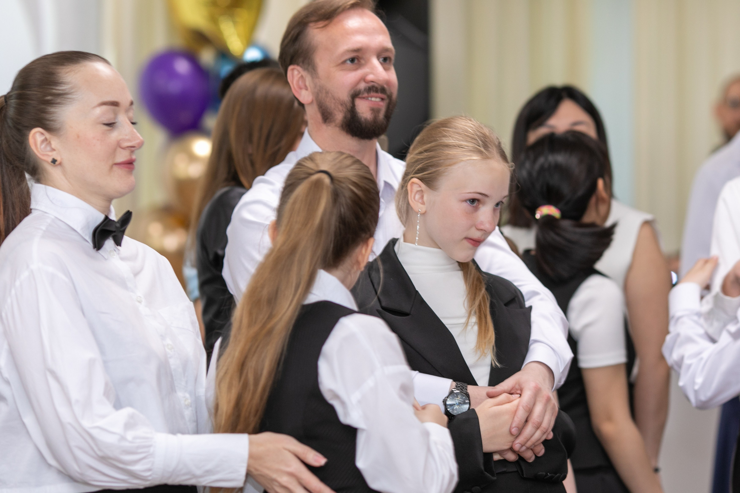 Выпускной 4 класс Гимназия 3 2025. Школьный и детский фотограф в Южно-Сахалинске Анастасия Лескова