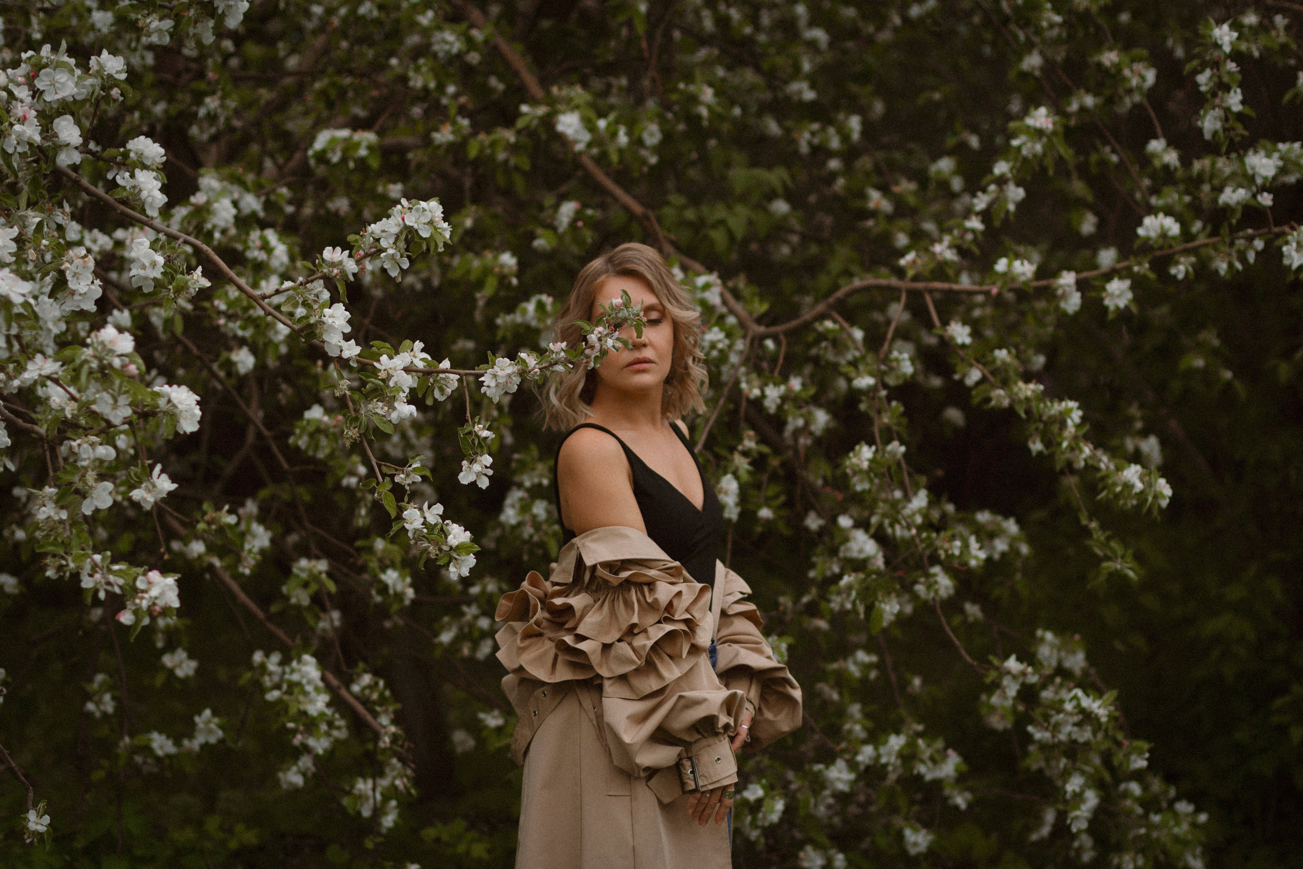 Аля цветение. Фотограф Мария Щеголькова. Чувственный женский портрет