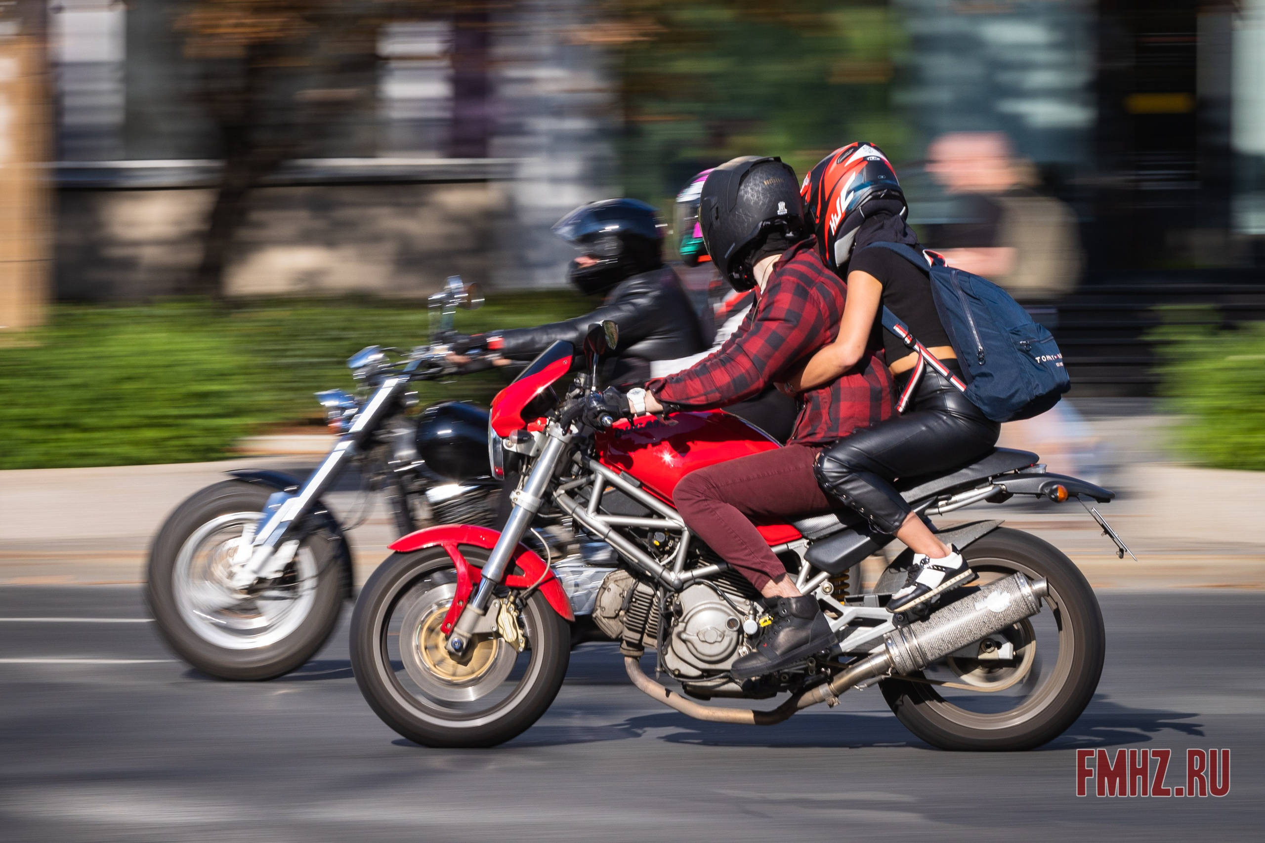 Закрытие Мотосезона 2023 на проспекте Академика Сахарова. Фотограф Владимир Охрименко