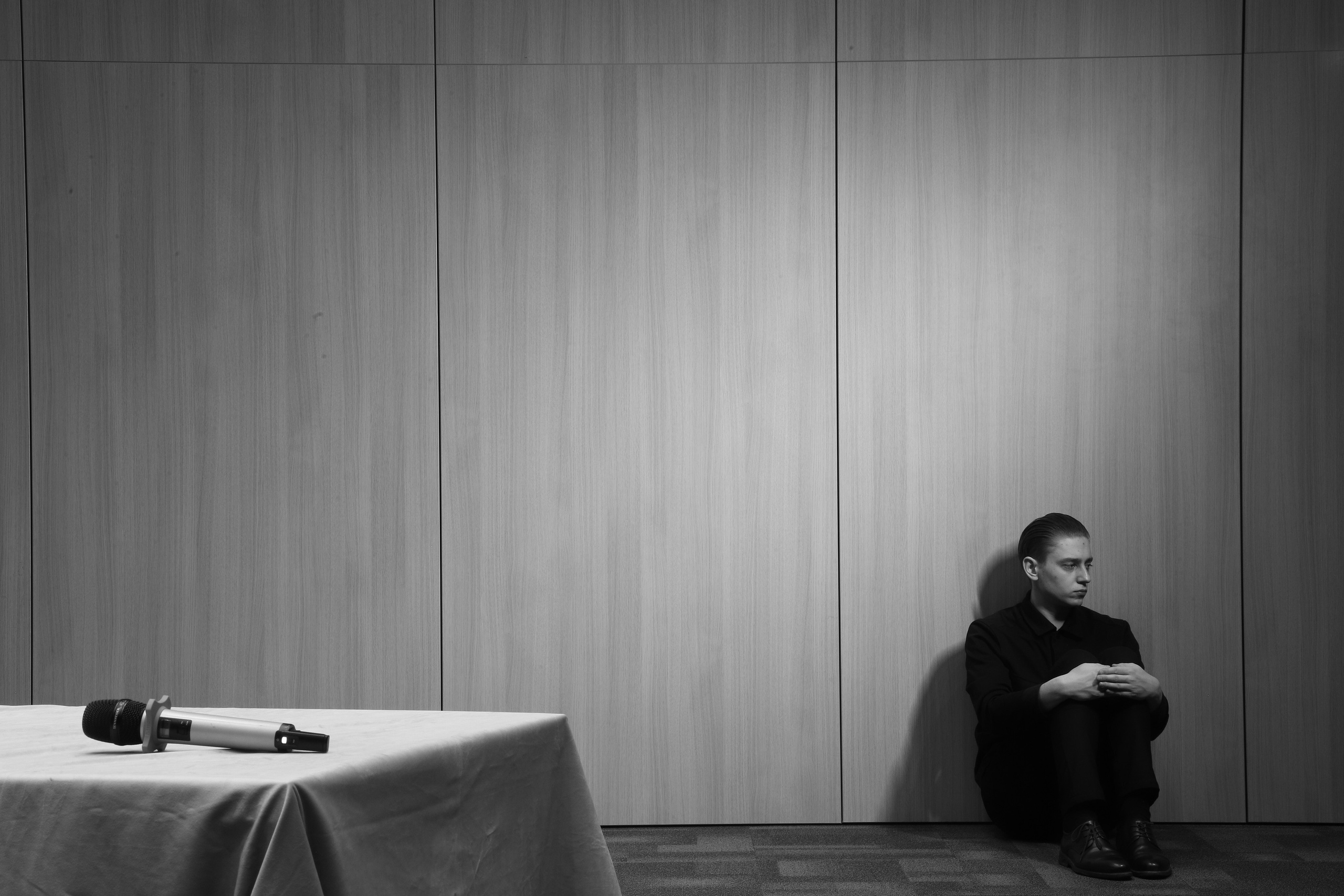 Alone. IDI V KADR | DRAMA QUEEN