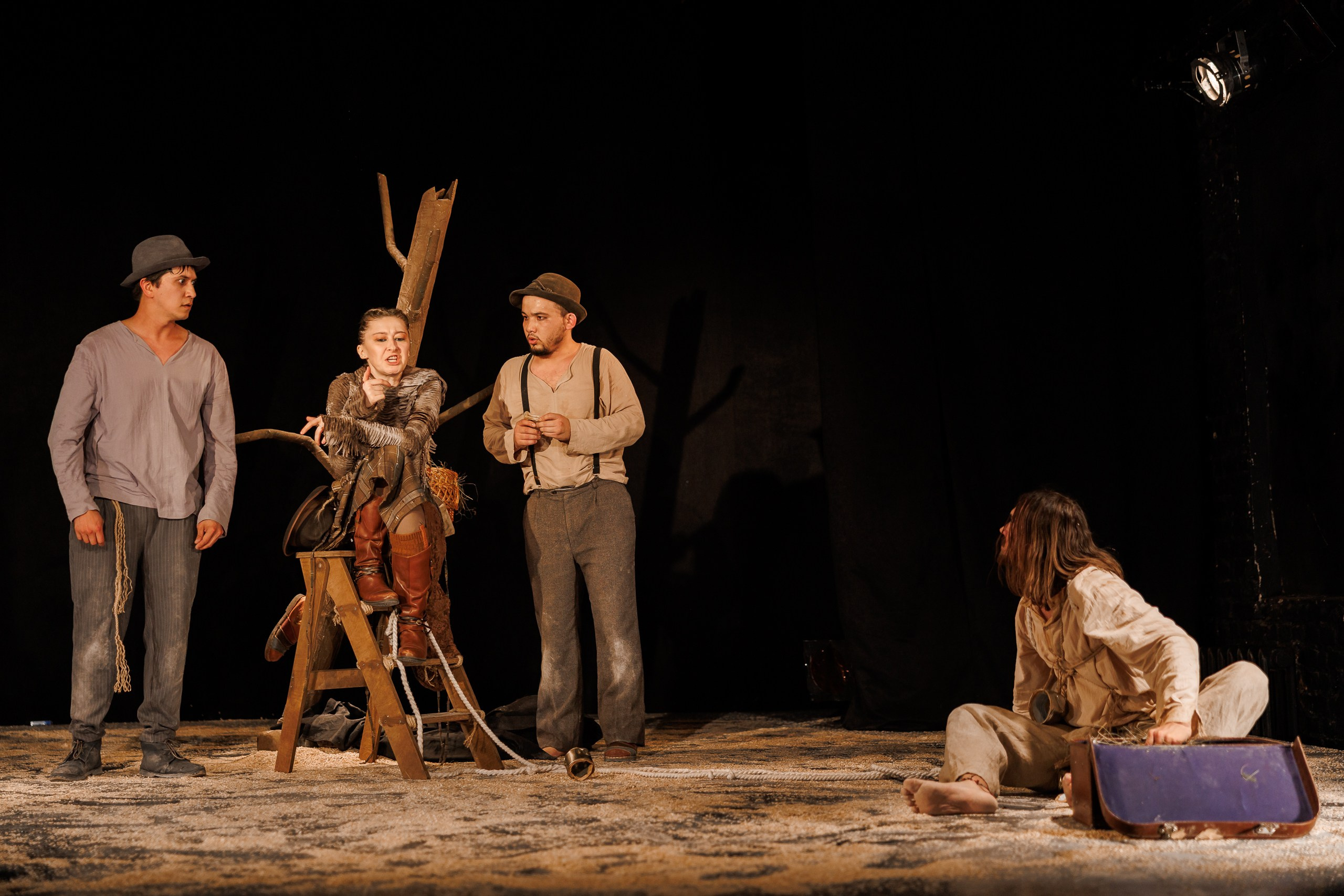 Спектакль «В ожидании Годо» от театра Д. Лица в СПб. Фотограф в Санкт-Петербурге — Сергей Петров