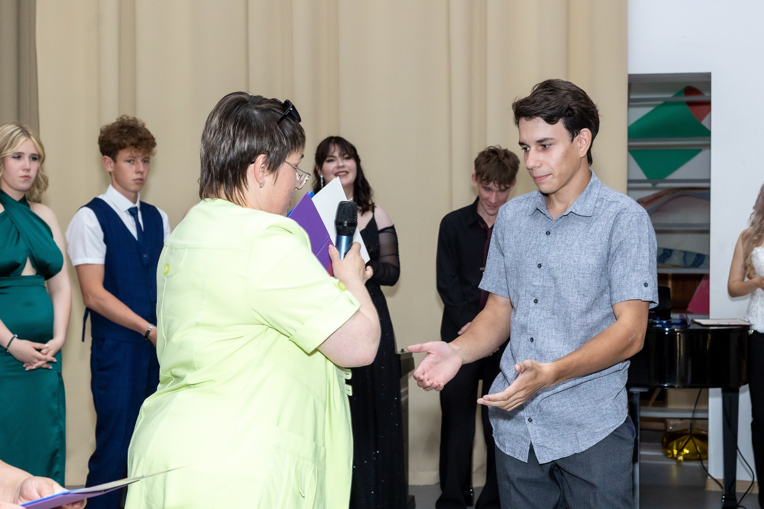 Вручение аттестата 2025. Выпускные альбомы Майкоп, Краснодар Елена Золотарева