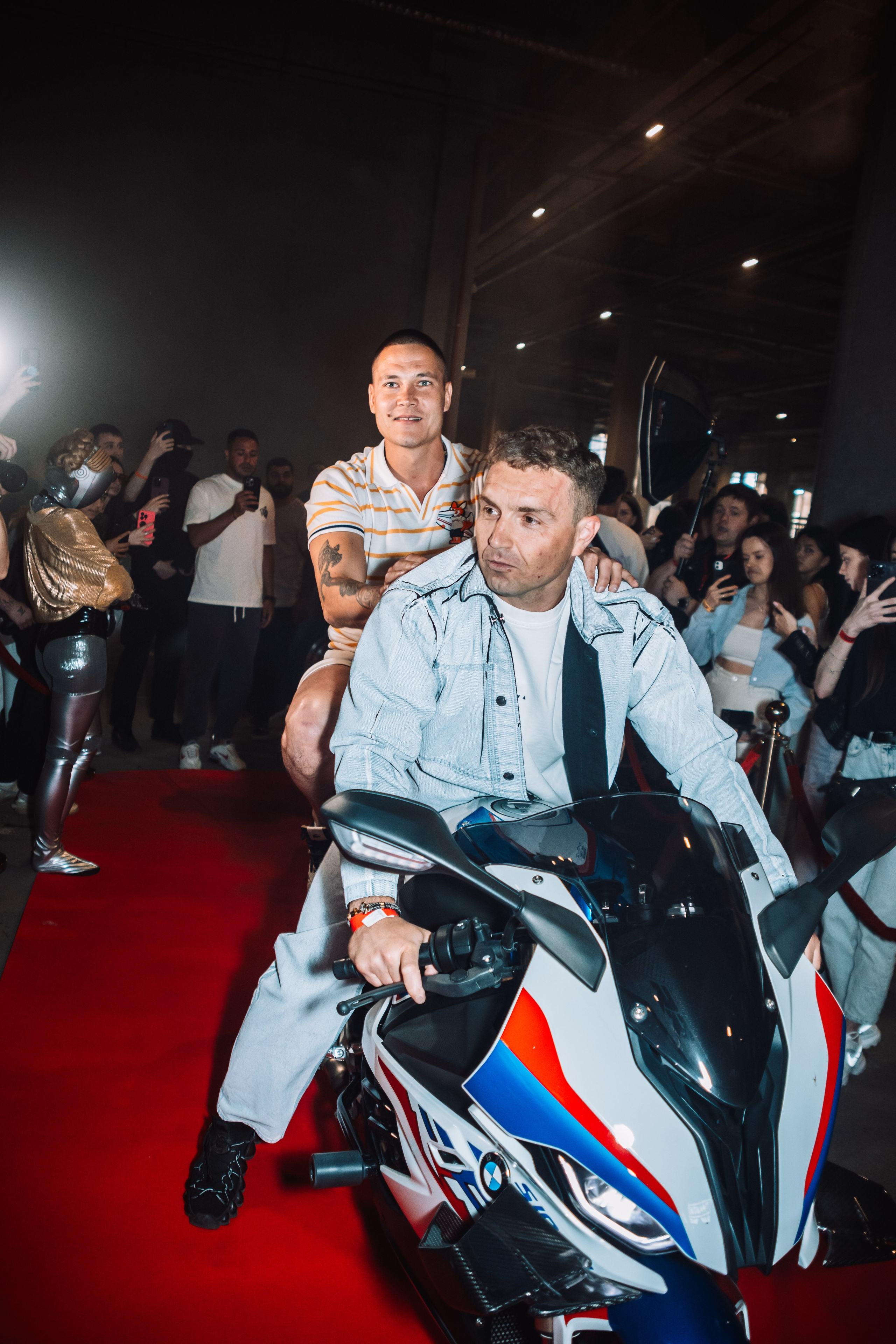 Красные дорожки и пресс-воллы. Страница