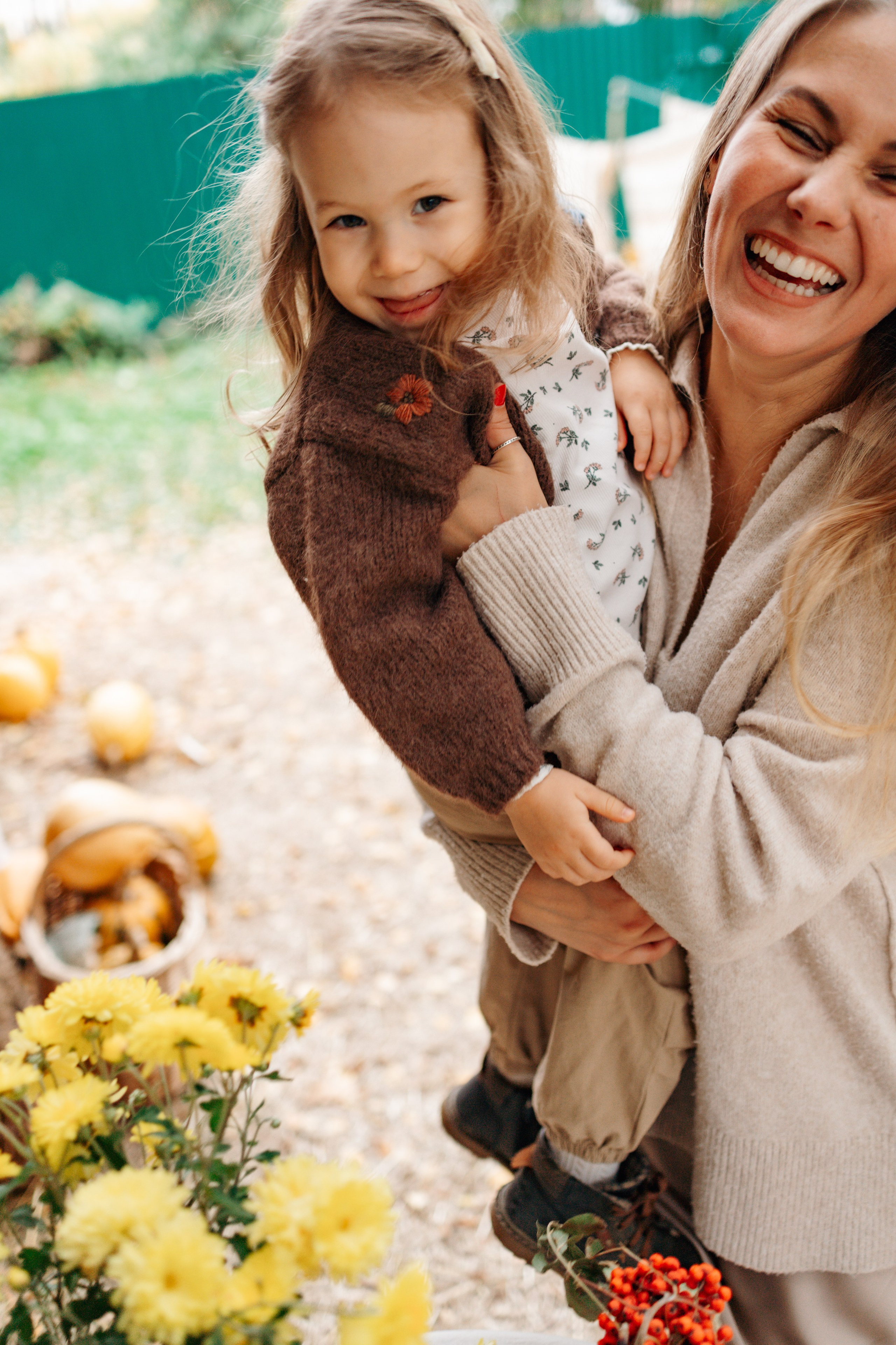 Осень в ладошках мамы. Ваш фотограф