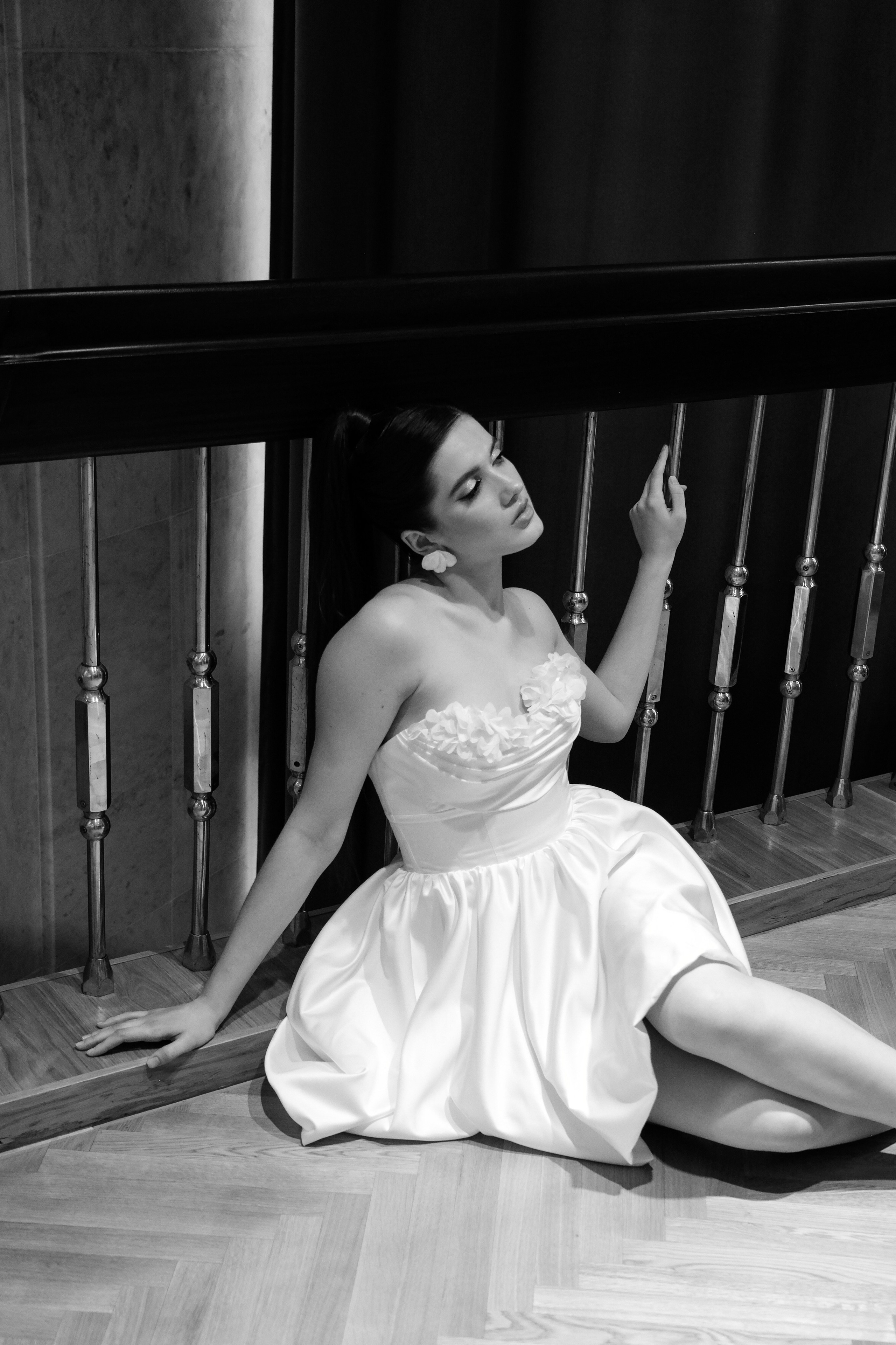 Свадебная фотосессия в театре драмы имени Наума Орлова. Свадебный фотограф в Челябинске Сырчикова Наталья