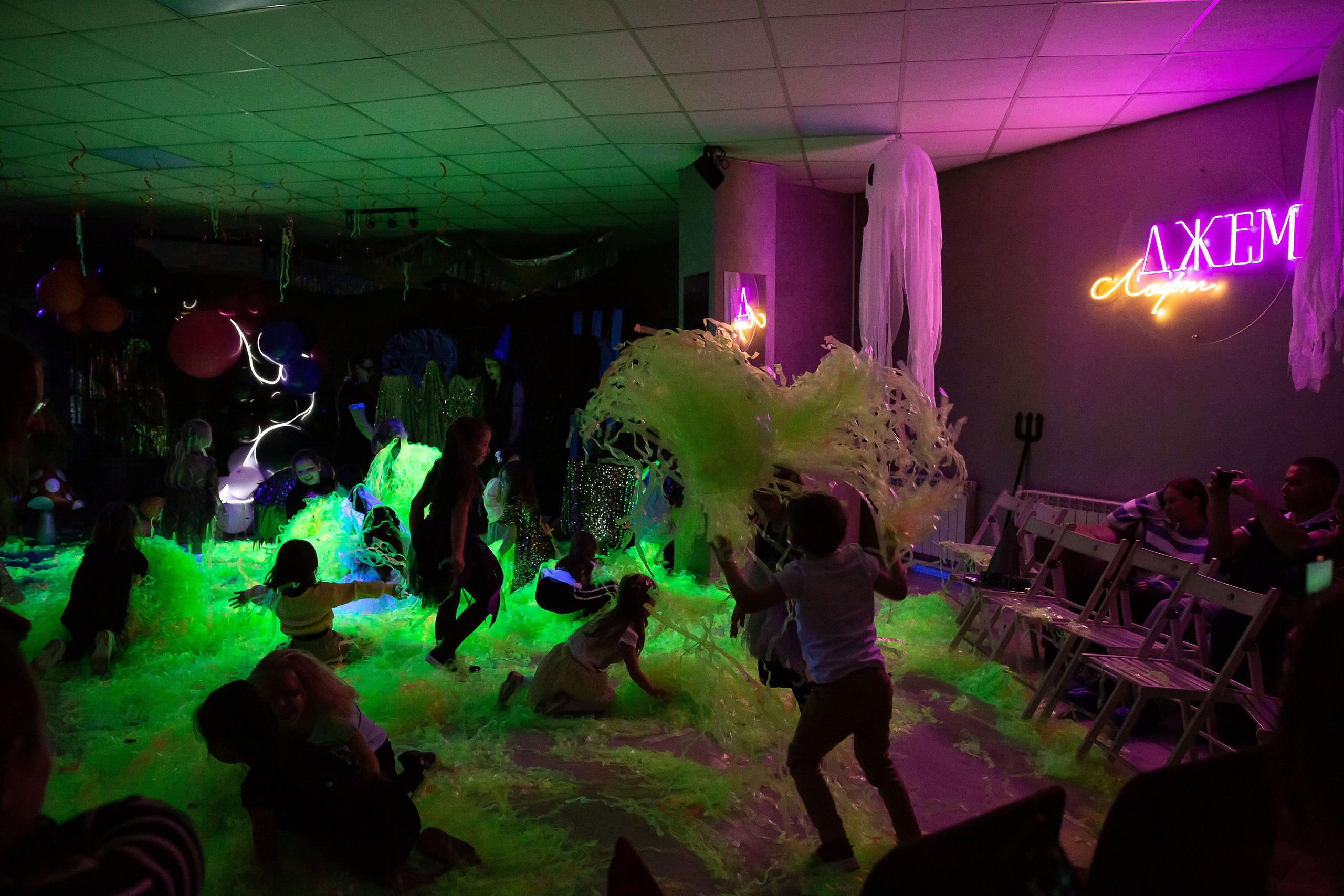 Верхом на помеле спектакль интерактивный. Семейный и детский фотограф Анна Петракова