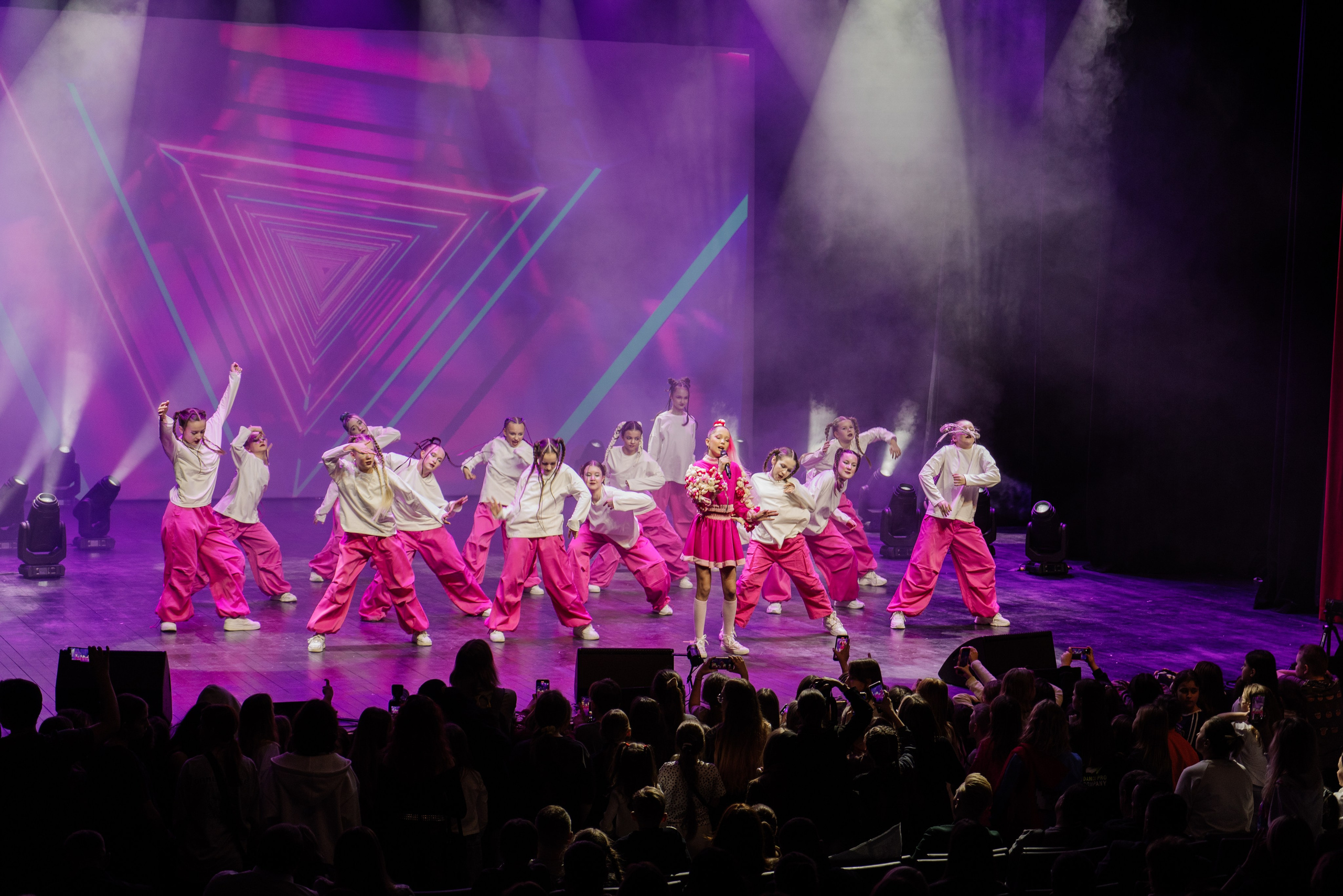 Bloggers Music Awards 2025. Фотограф София Горбачева. Свадебный и репортажный фотограф видеограф Брянск/Москва