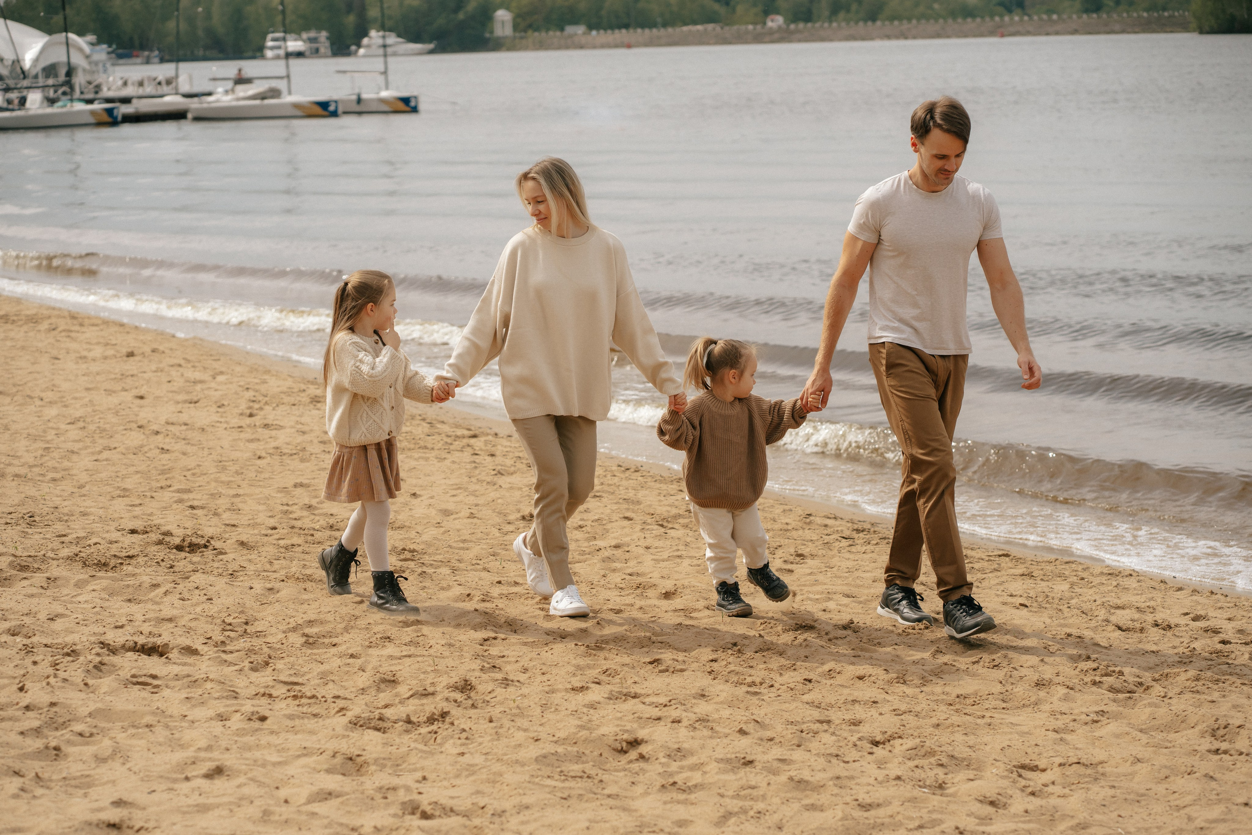 Света, Вася, Аня, Диана. Семейный фотограф Москва