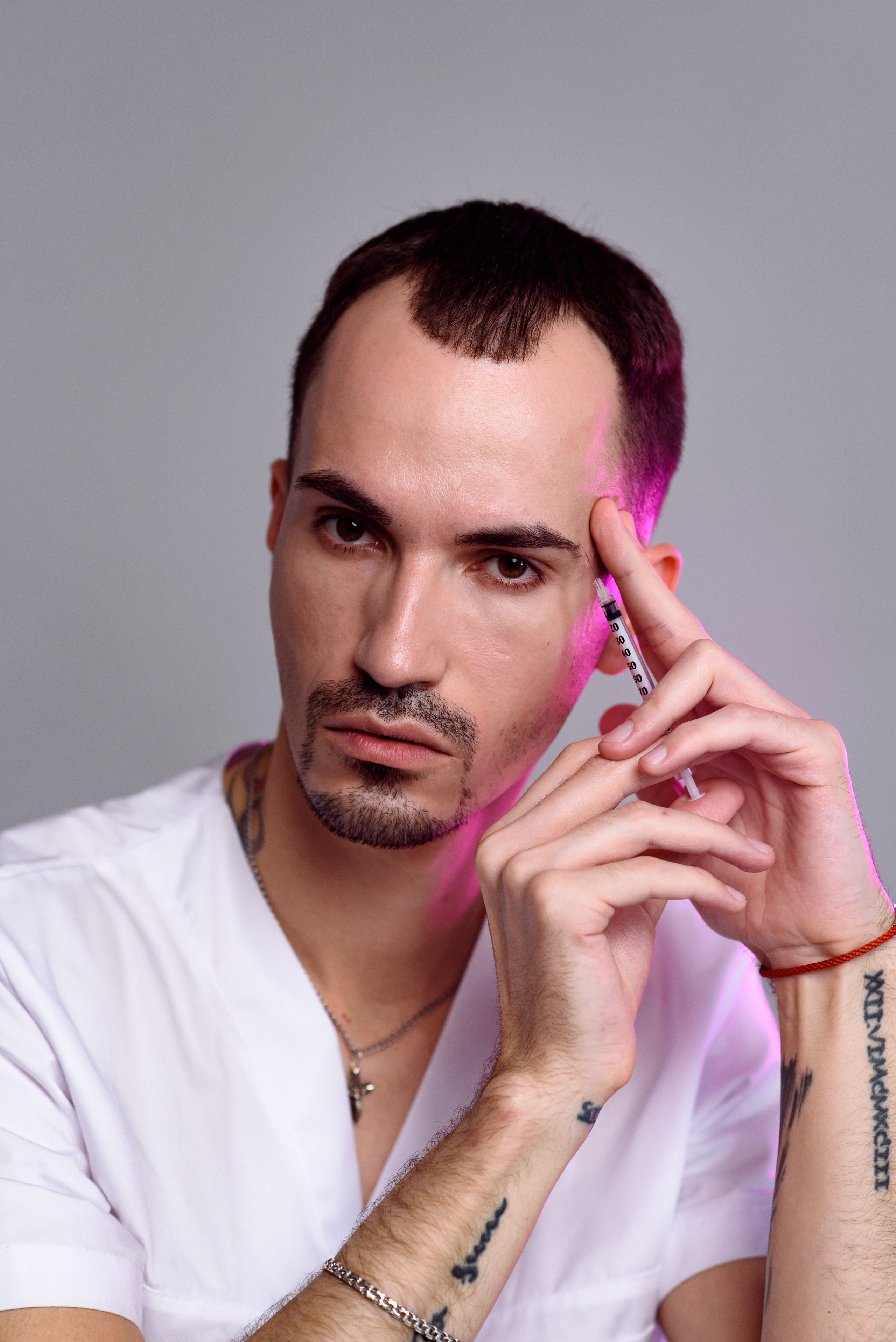 Косметолог Александр. Анастасия Петрович фотограф, фотокорреспондент в Москве и Санкт-Петербурге. Фотосъёмка репортажа, мероприятия, корпоративная съёмка, контент