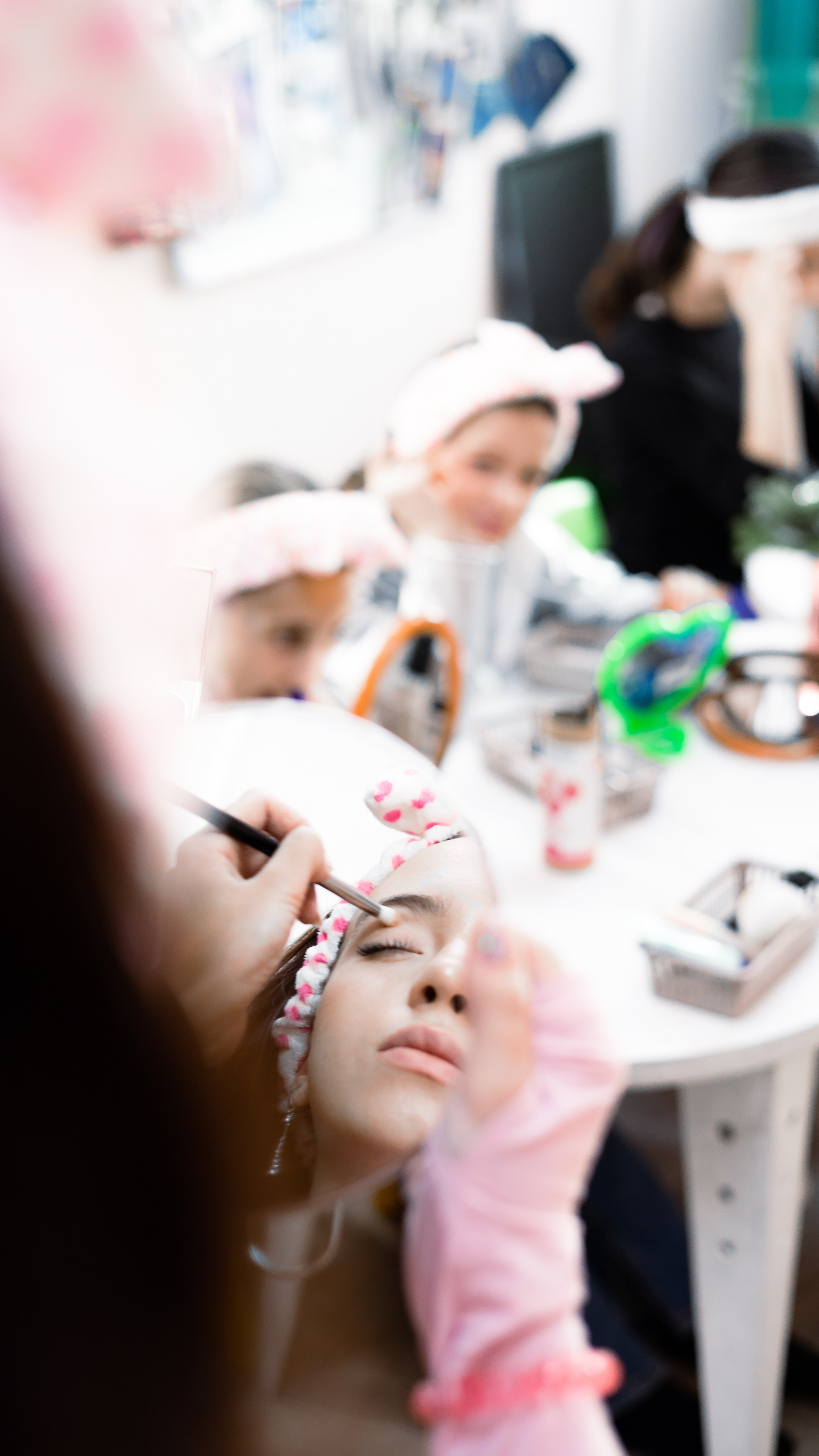 Ваш подросток хочет научиться краситься? Начните с основ! Отчет о мастер-классе и запись на курс для подростков во Владивостоке. Школа для девочек во Владивостоке — Само Совершенство