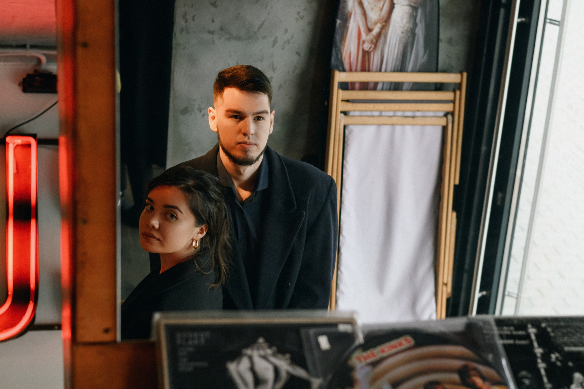 Фотосессия Love Story в Тюмени — стрит-стайл прогулка в Европейском районе. Портретный фотограф Тюмень Дарья Мустафина