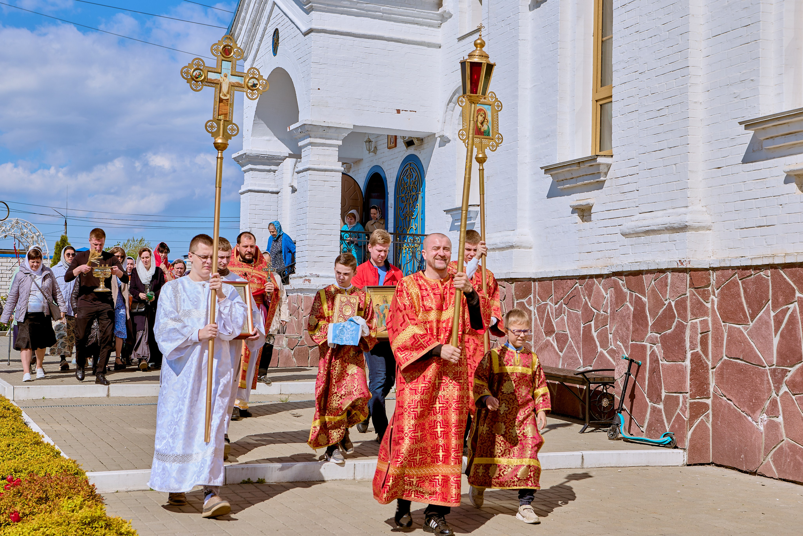 Крестный ход в день празднования Святых Жен Мироносиц. Фото Николая Голованова