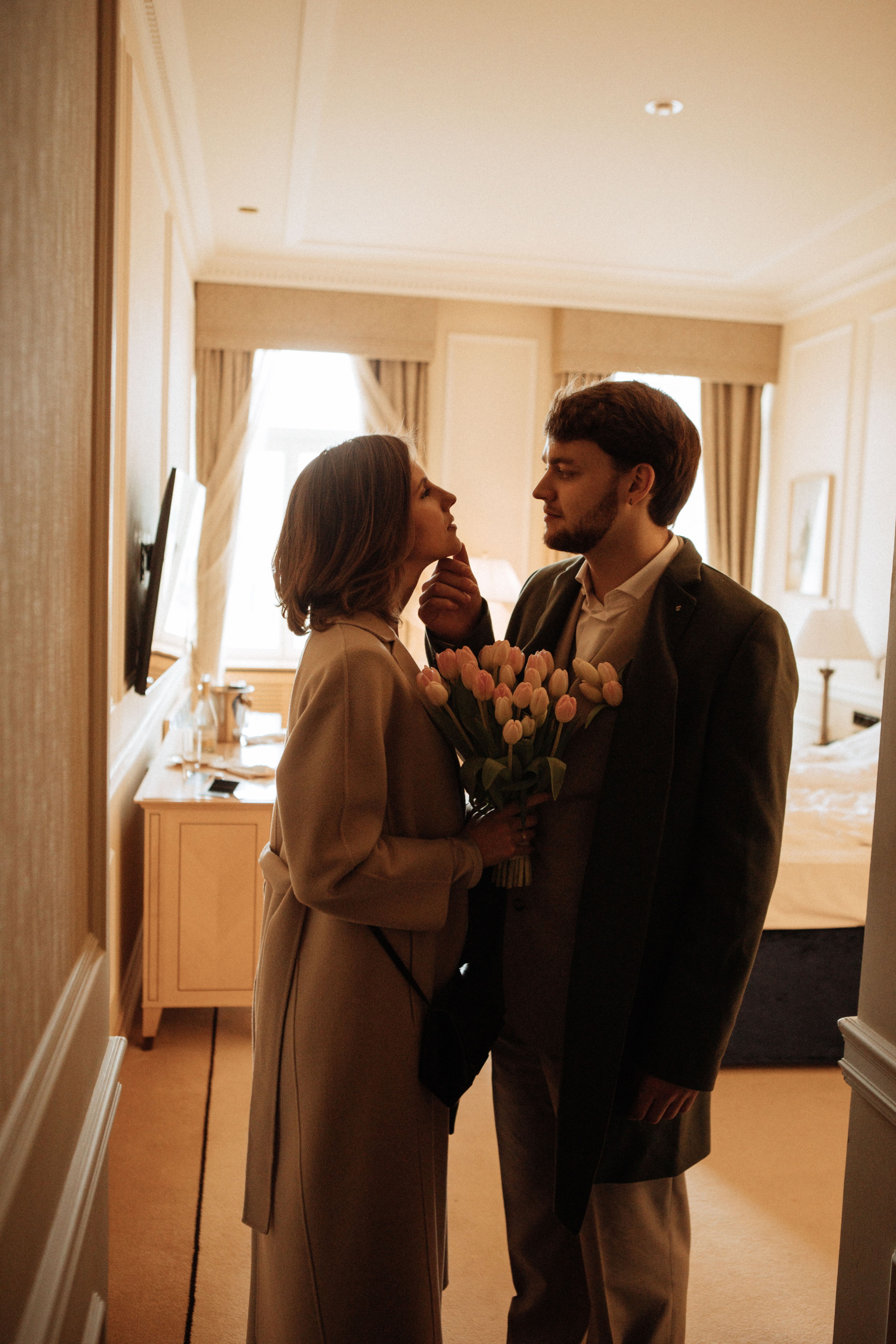 Саша и Вася. Утро в Балчуге и Роспись в Загсе. Свадебный и портретный фотограф в Москве Анастасия Масюк