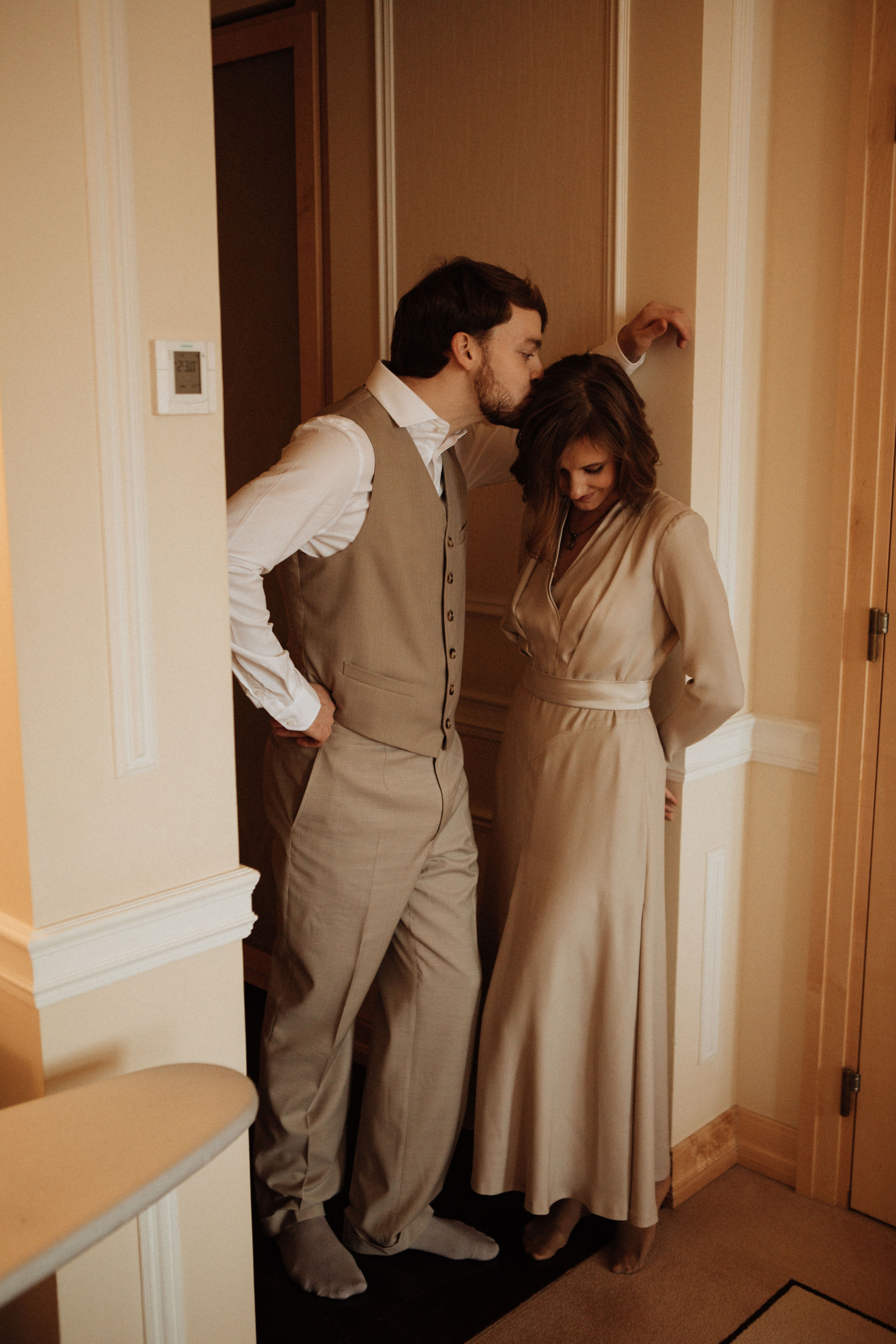 Саша и Вася. Утро в Балчуге и Роспись в Загсе. Свадебный и портретный фотограф в Москве Анастасия Масюк