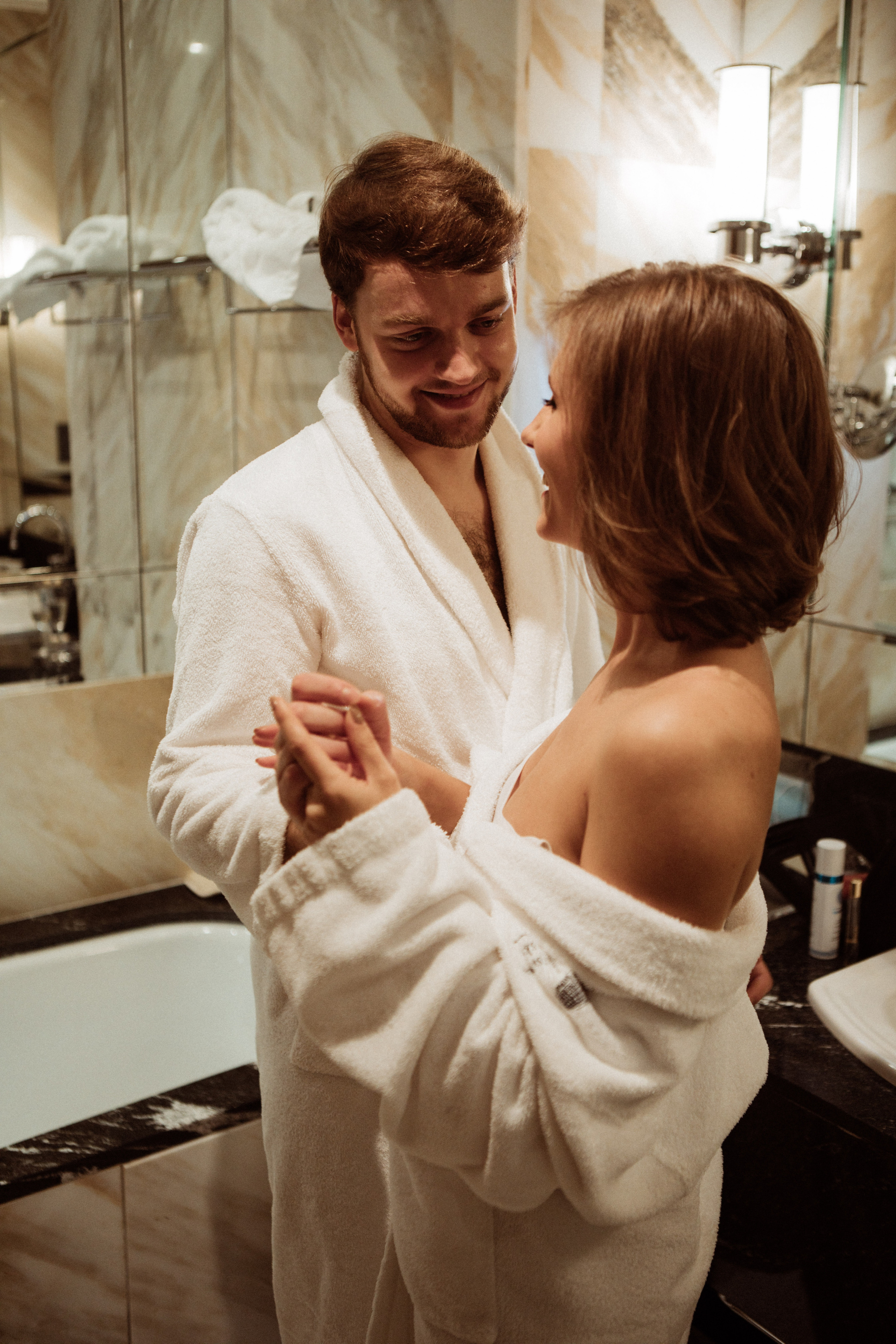 Саша и Вася. Утро в Балчуге и Роспись в Загсе. Свадебный и портретный фотограф в Москве Анастасия Масюк