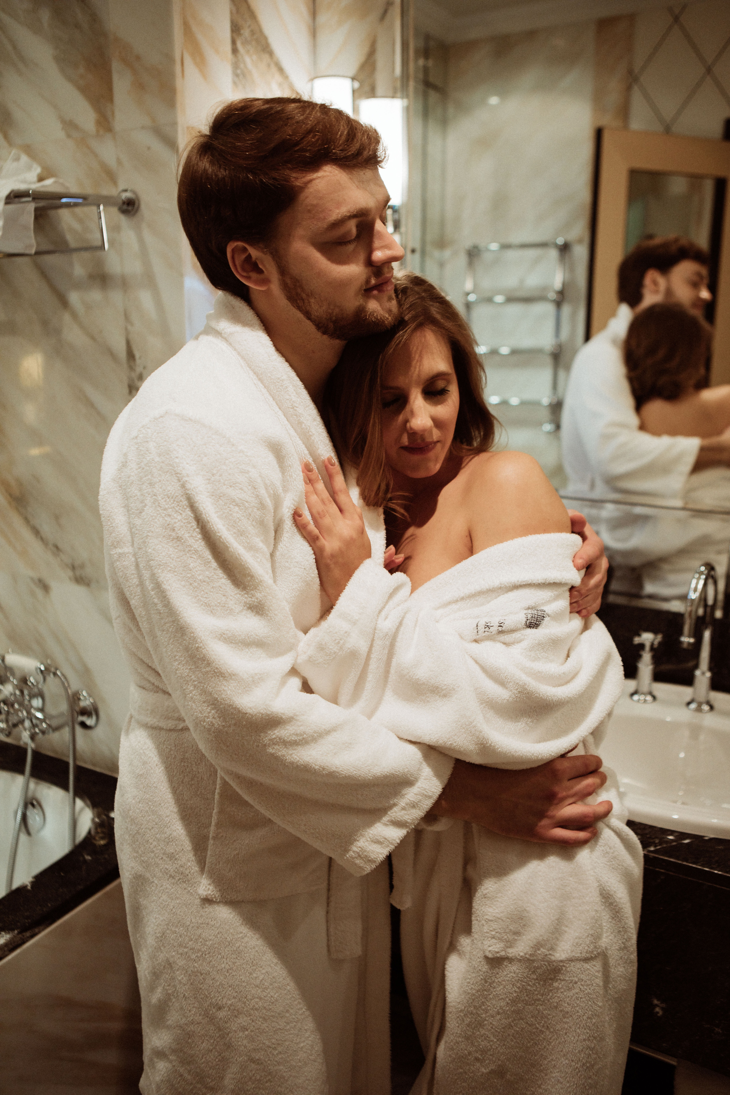 Саша и Вася. Утро в Балчуге и Роспись в Загсе. Свадебный и портретный фотограф в Москве Анастасия Масюк