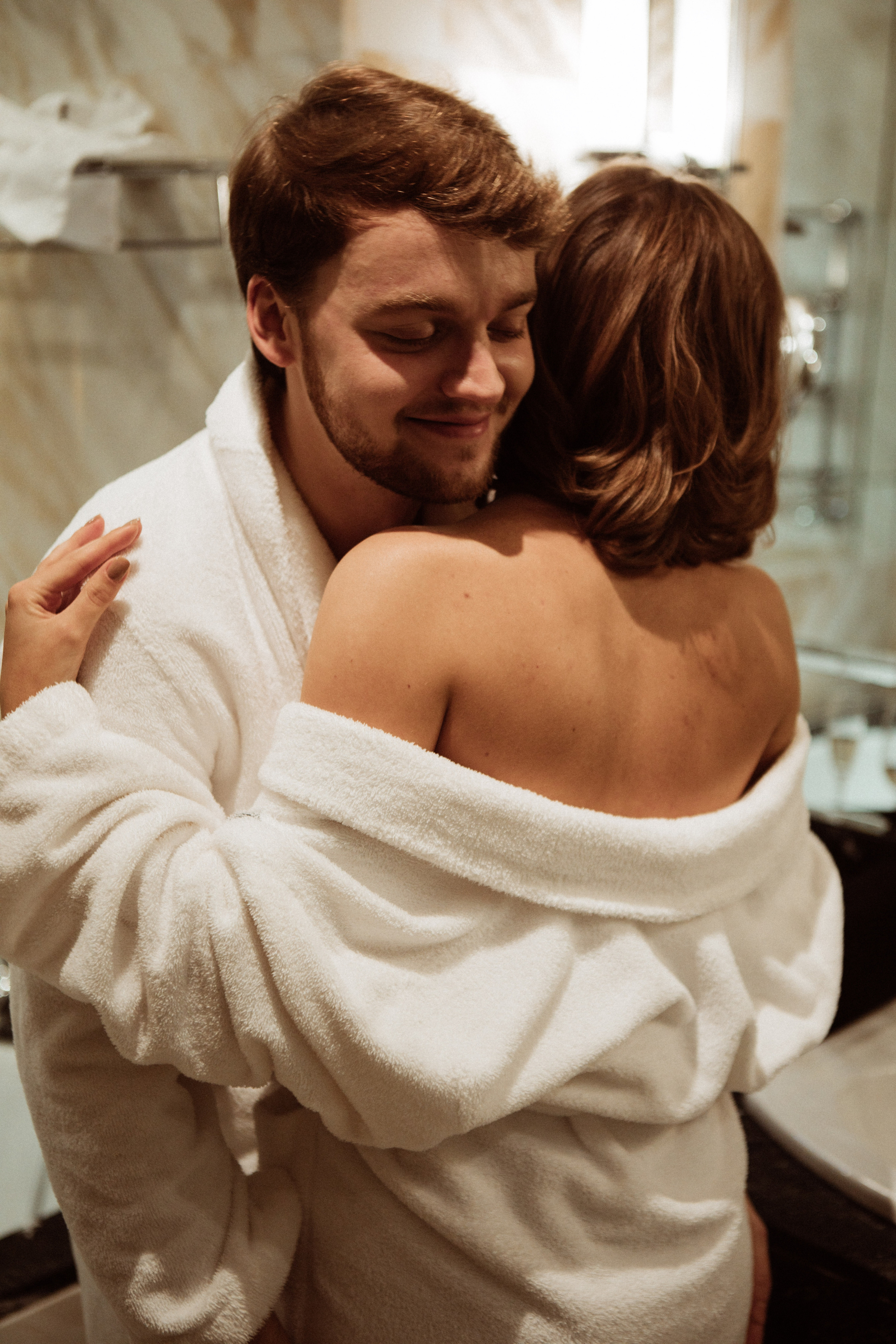 Саша и Вася. Утро в Балчуге и Роспись в Загсе. Свадебный и портретный фотограф в Москве Анастасия Масюк