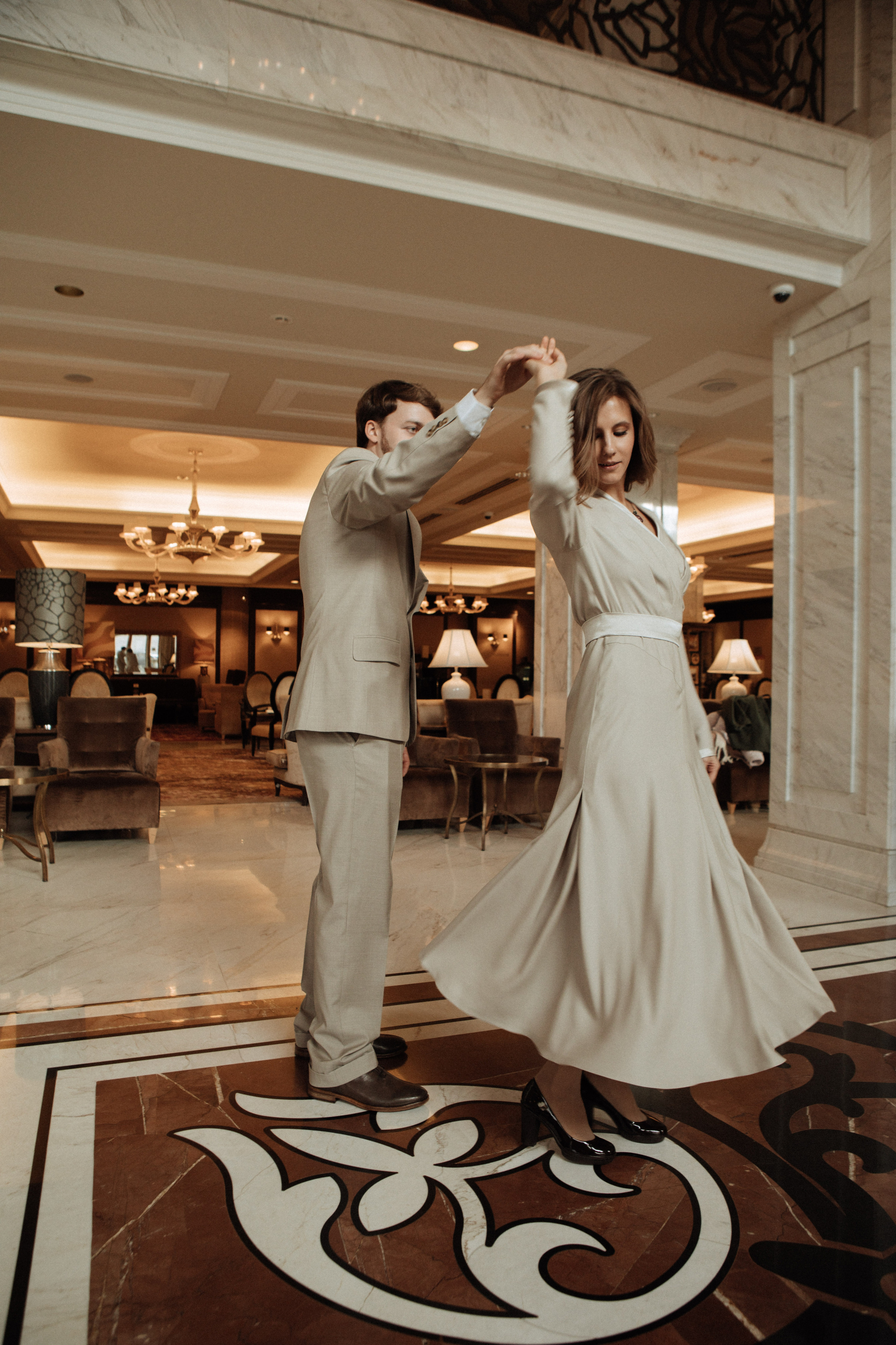 Саша и Вася. Утро в Балчуге и Роспись в Загсе. Свадебный и портретный фотограф в Москве Анастасия Масюк