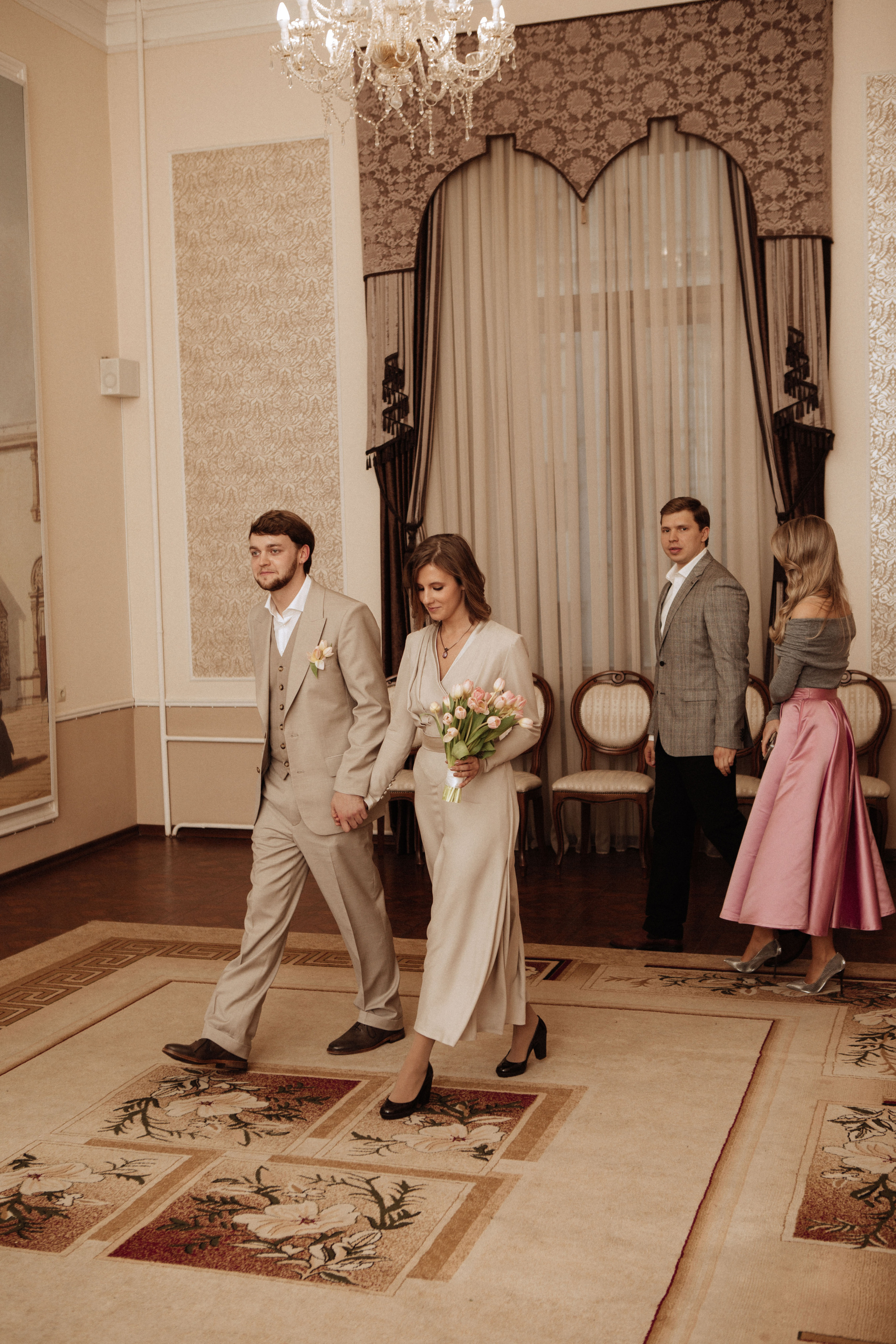 Саша и Вася. Утро в Балчуге и Роспись в Загсе. Свадебный и портретный фотограф в Москве Анастасия Масюк