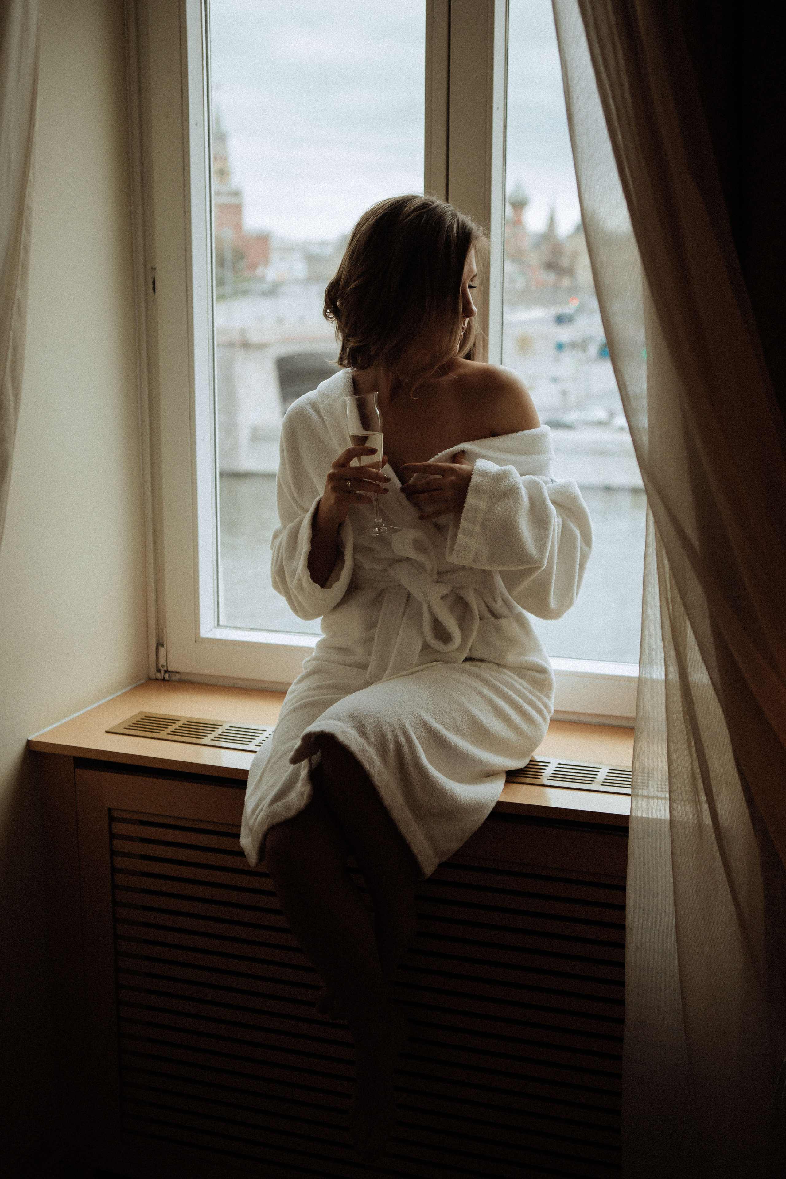 Саша и Вася. Утро в Балчуге и Роспись в Загсе. Свадебный и портретный фотограф в Москве Анастасия Масюк