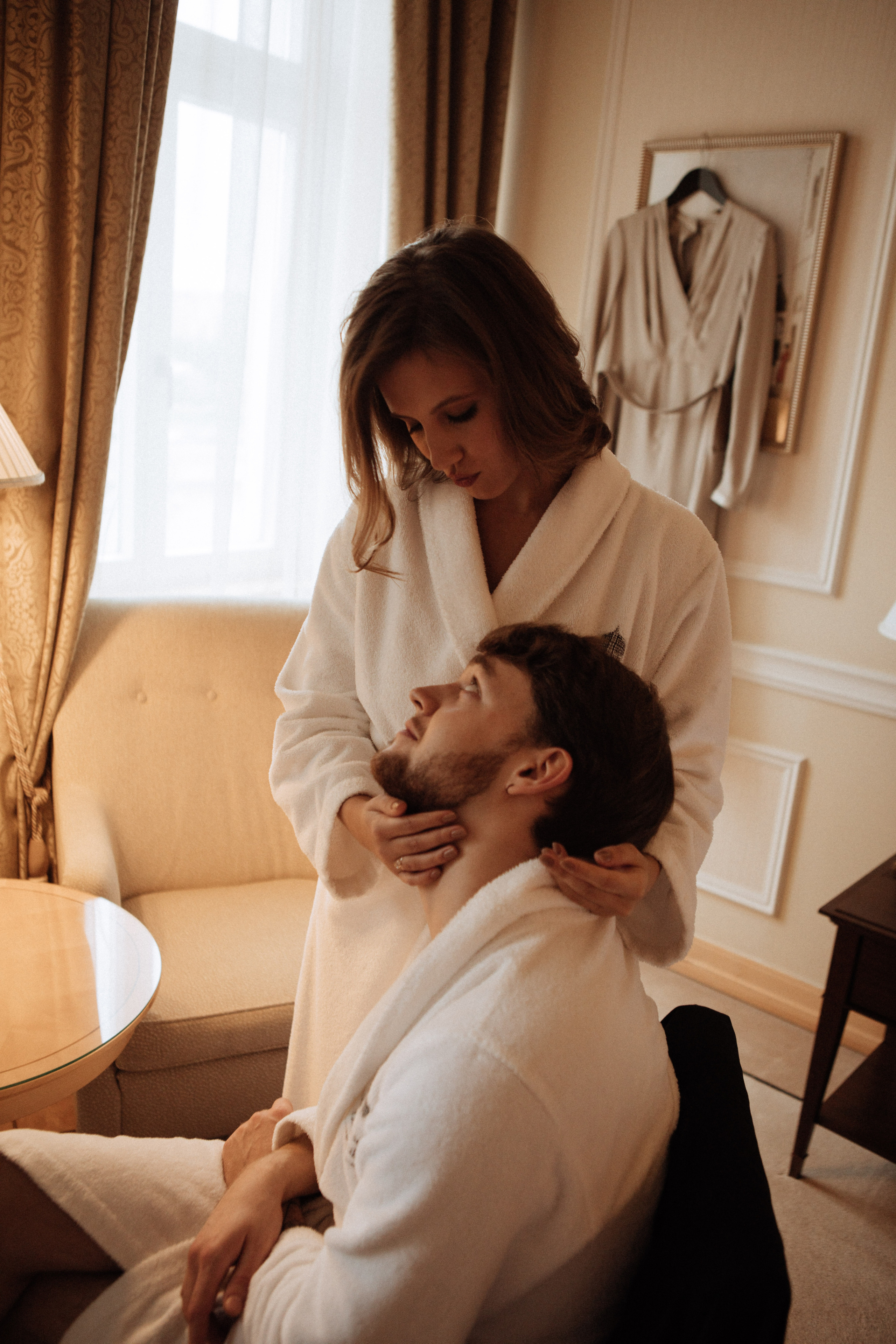 Саша и Вася. Утро в Балчуге и Роспись в Загсе. Свадебный и портретный фотограф в Москве Анастасия Масюк