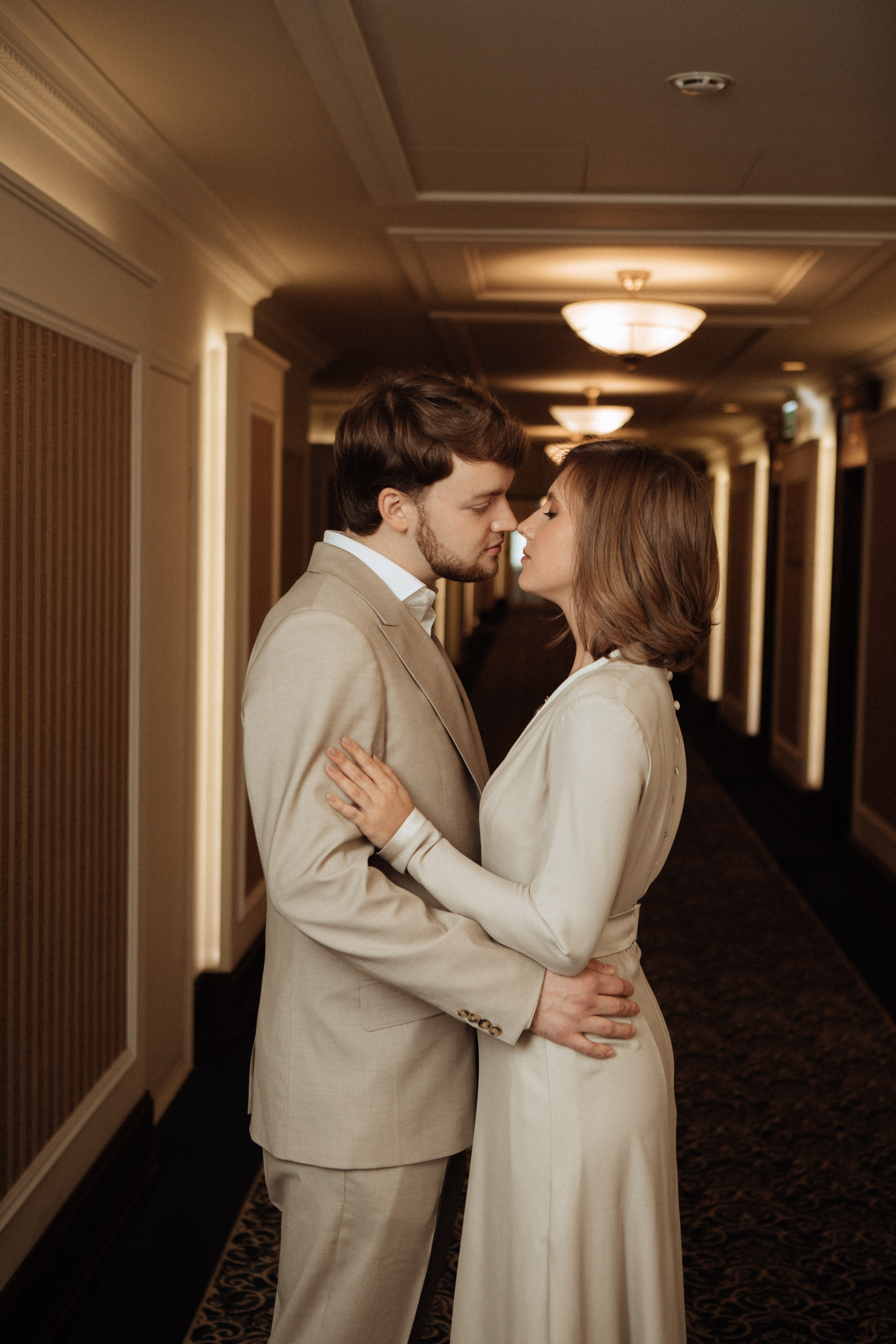 Саша и Вася. Утро в Балчуге и Роспись в Загсе. Свадебный и портретный фотограф в Москве Анастасия Масюк