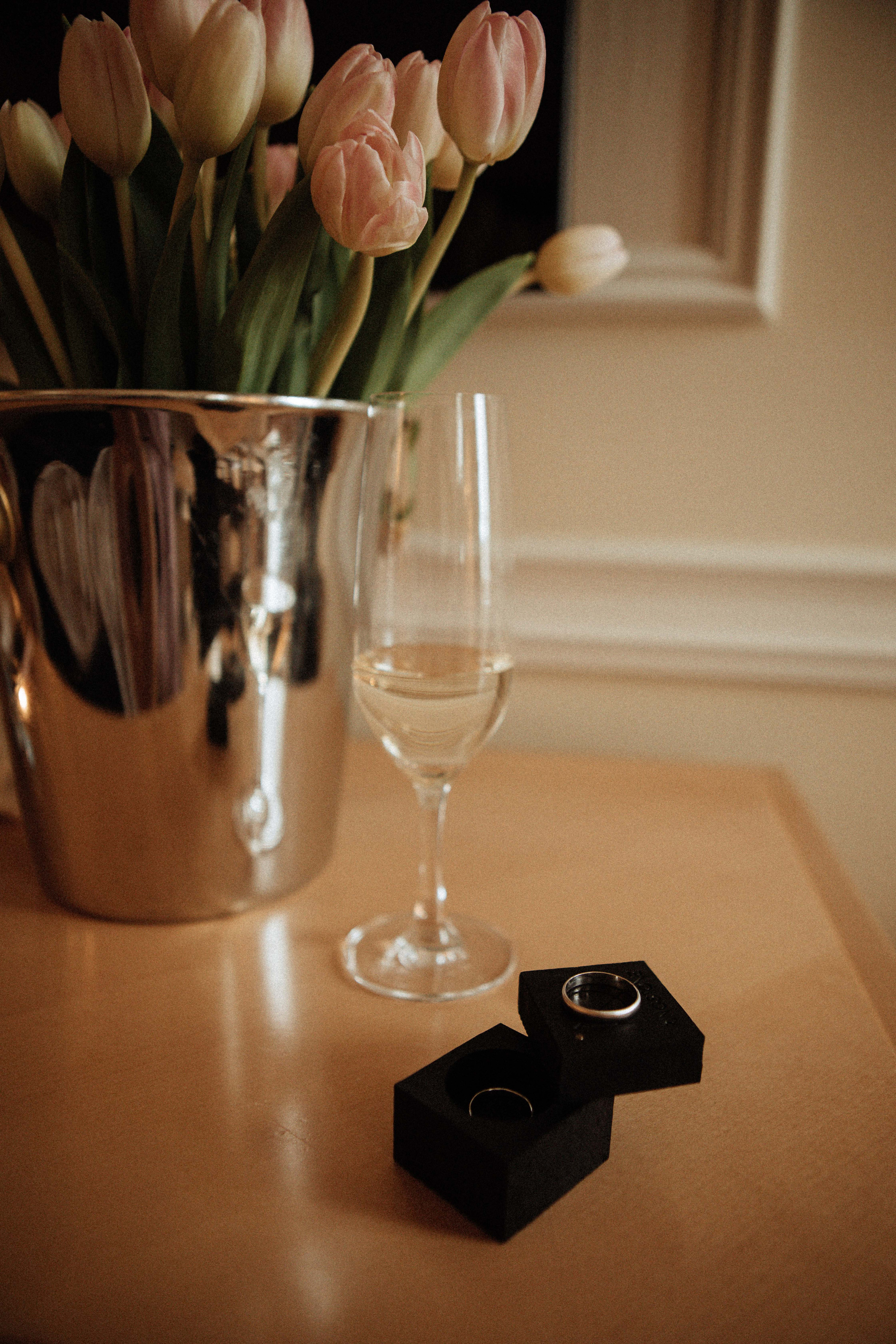 Саша и Вася. Утро в Балчуге и Роспись в Загсе. Свадебный и портретный фотограф в Москве Анастасия Масюк