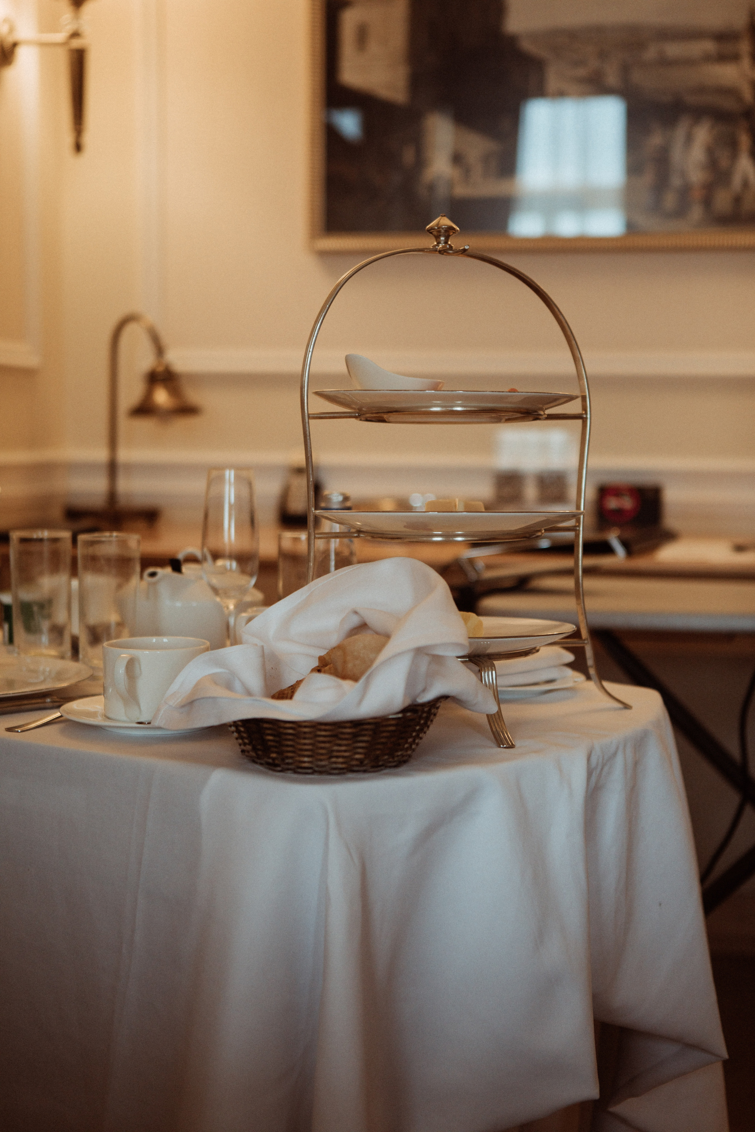 Саша и Вася. Утро в Балчуге и Роспись в Загсе. Свадебный и портретный фотограф в Москве Анастасия Масюк