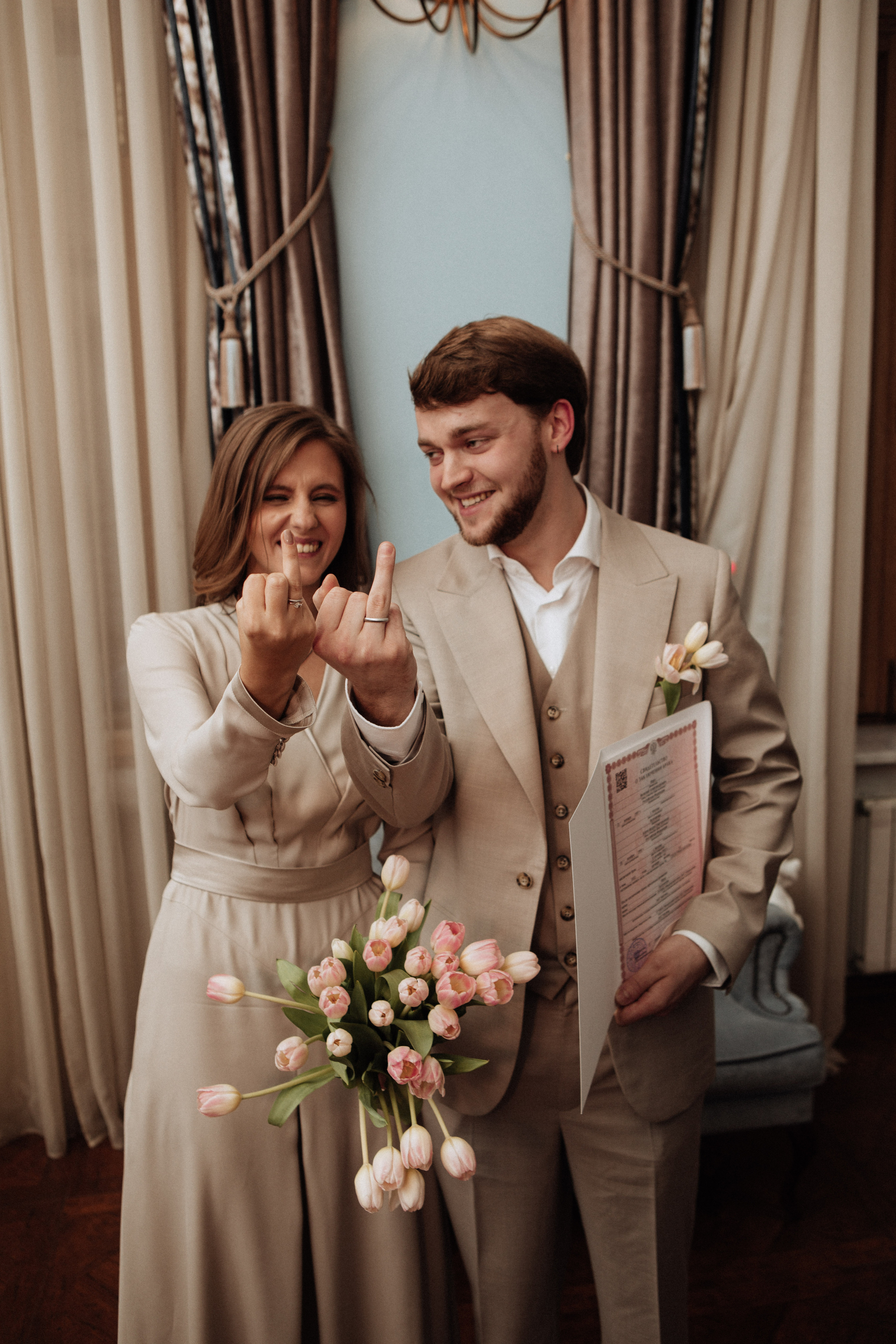 Саша и Вася. Утро в Балчуге и Роспись в Загсе. Свадебный и портретный фотограф в Москве Анастасия Масюк