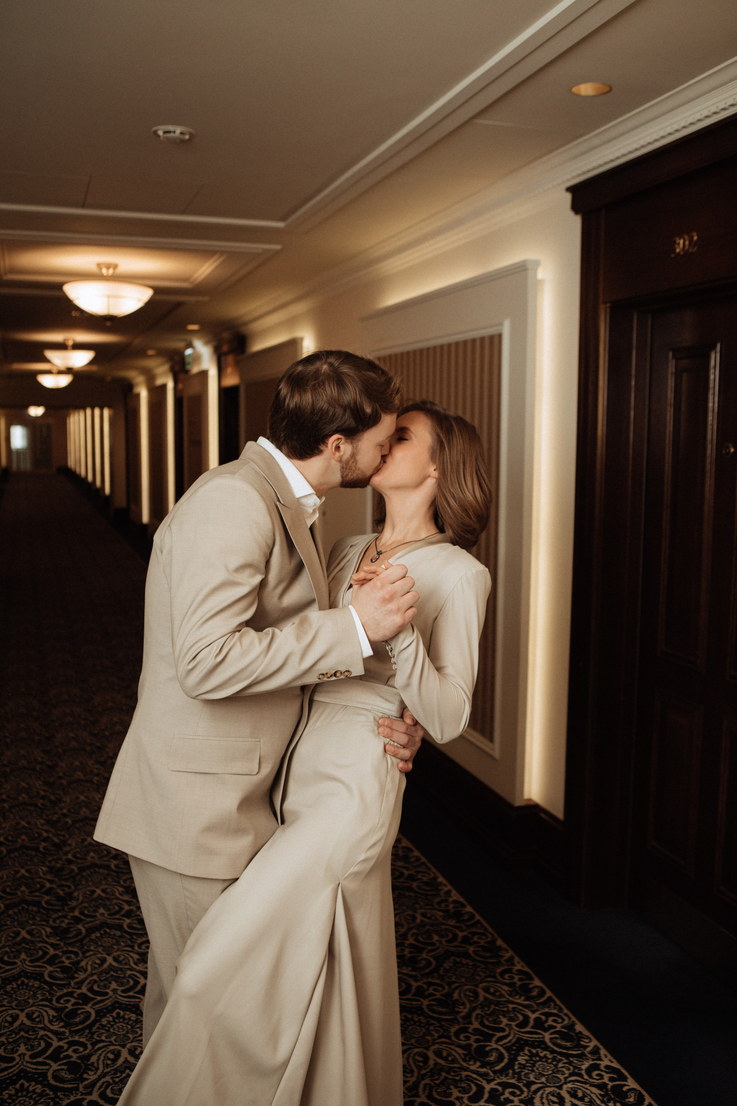 Саша и Вася. Утро в Балчуге и Роспись в Загсе. Свадебный и портретный фотограф в Москве Анастасия Масюк