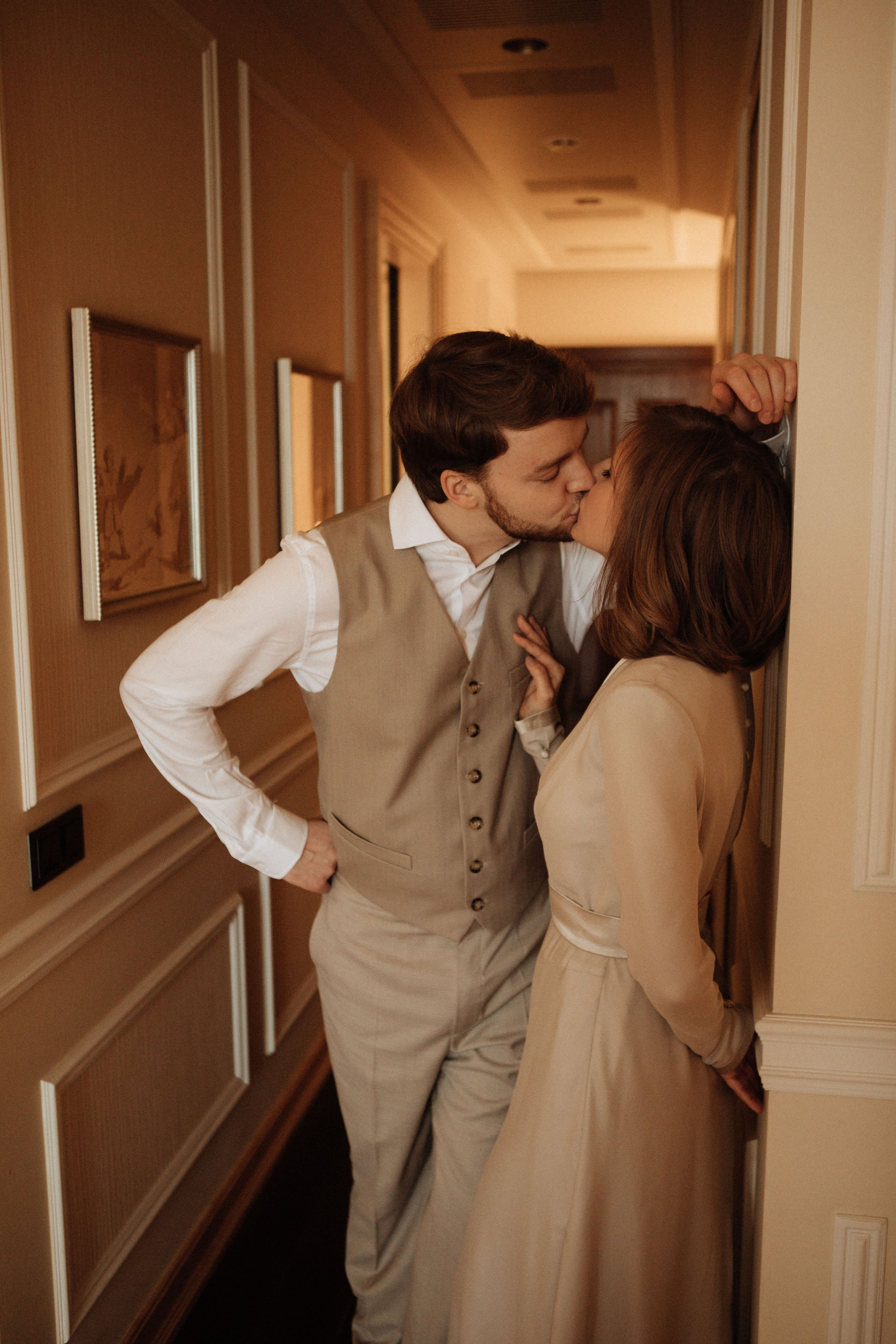 Саша и Вася. Утро в Балчуге и Роспись в Загсе. Свадебный и портретный фотограф в Москве Анастасия Масюк