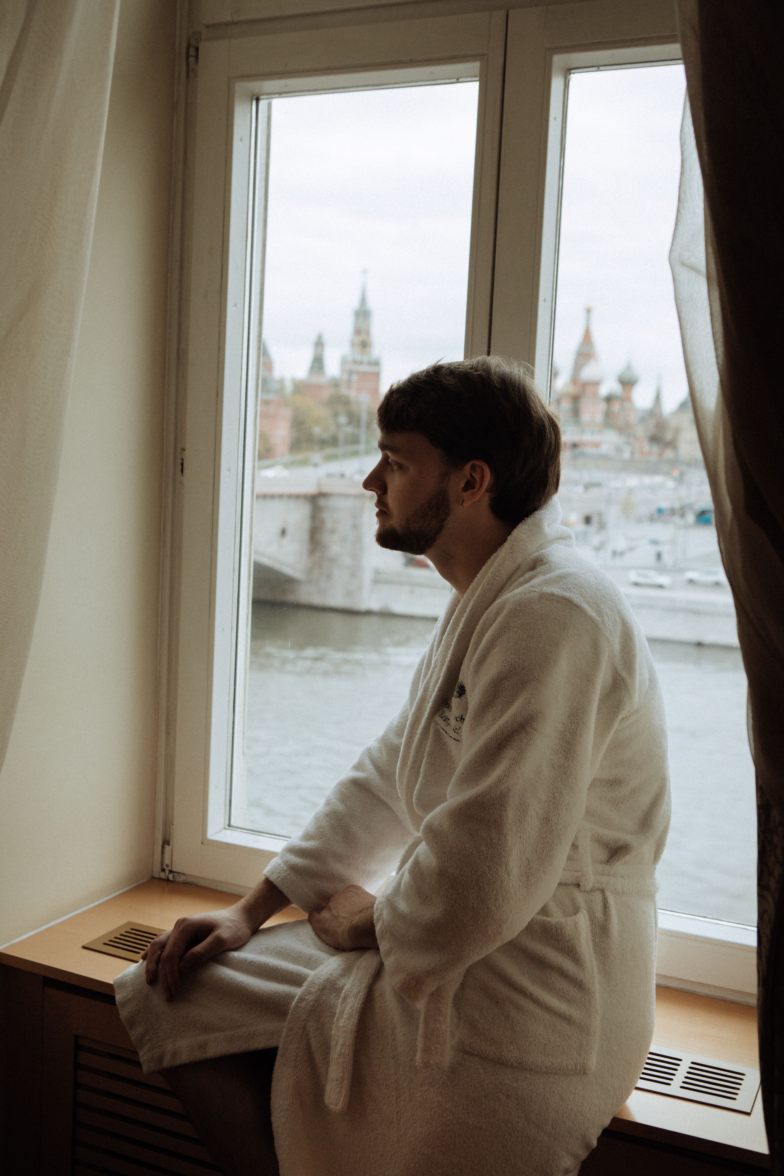 Саша и Вася. Утро в Балчуге и Роспись в Загсе. Свадебный и портретный фотограф в Москве Анастасия Масюк