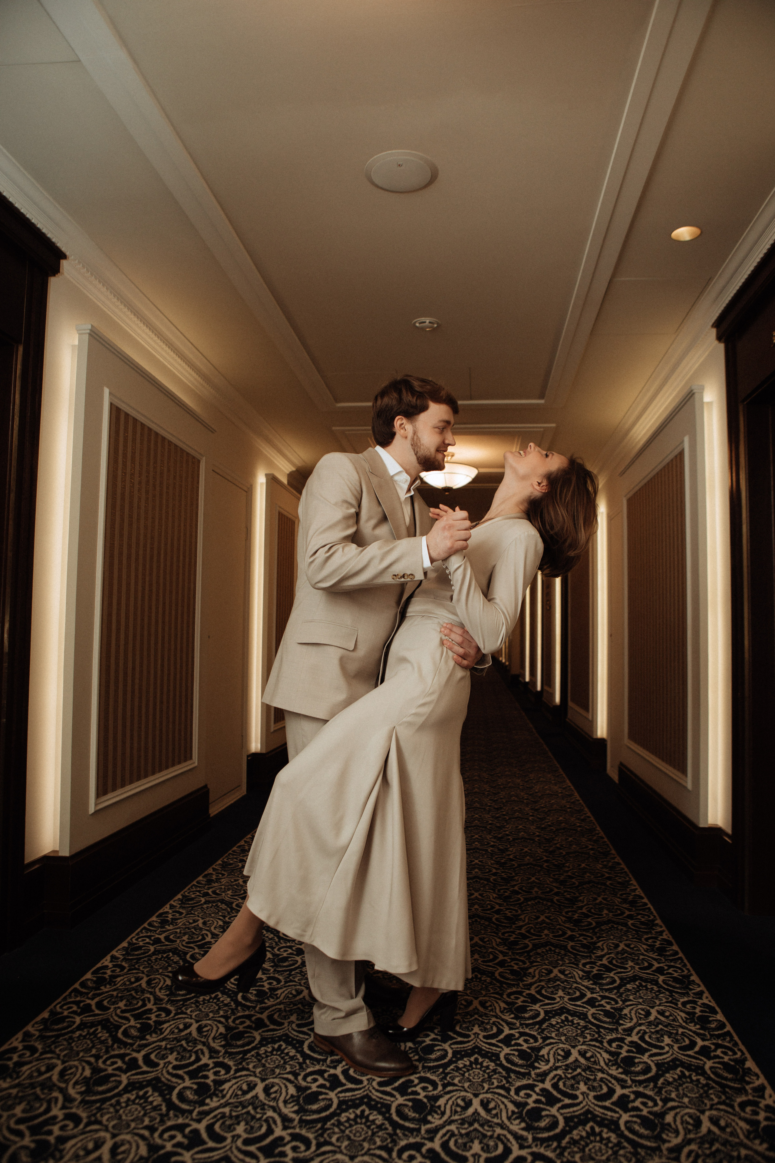 Саша и Вася. Утро в Балчуге и Роспись в Загсе. Свадебный и портретный фотограф в Москве Анастасия Масюк