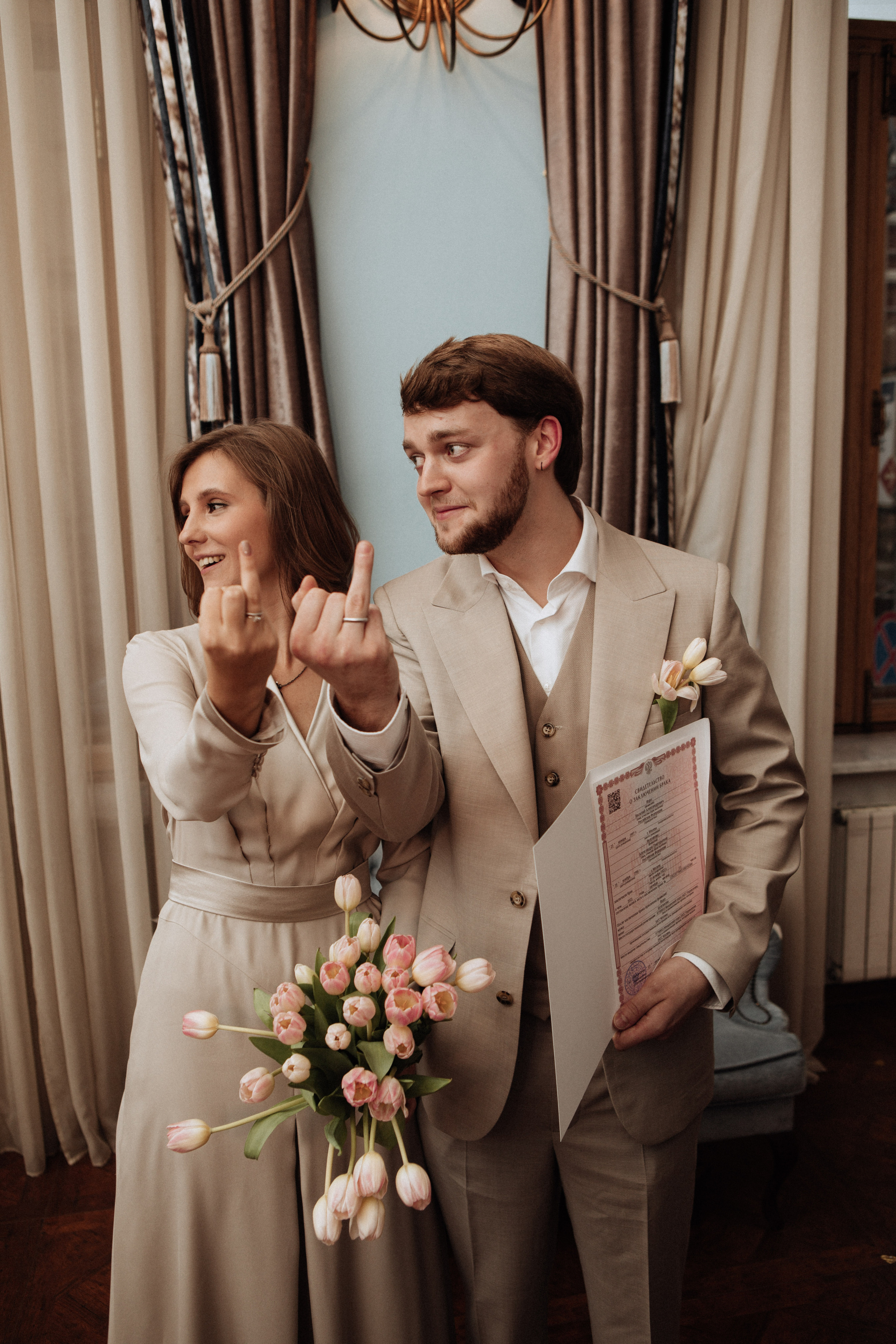 Саша и Вася. Утро в Балчуге и Роспись в Загсе. Свадебный и портретный фотограф в Москве Анастасия Масюк