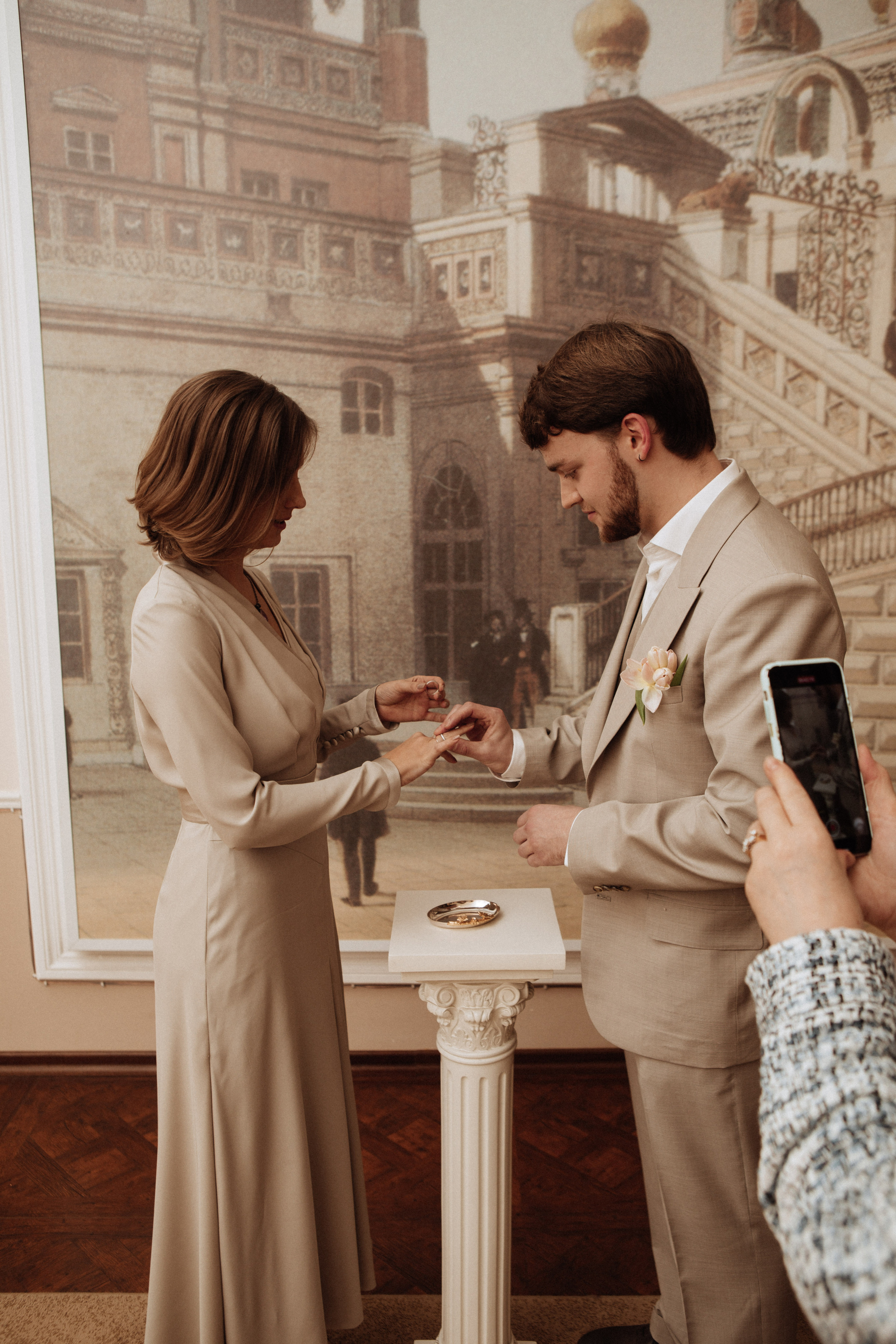 Саша и Вася. Утро в Балчуге и Роспись в Загсе. Свадебный и портретный фотограф в Москве Анастасия Масюк