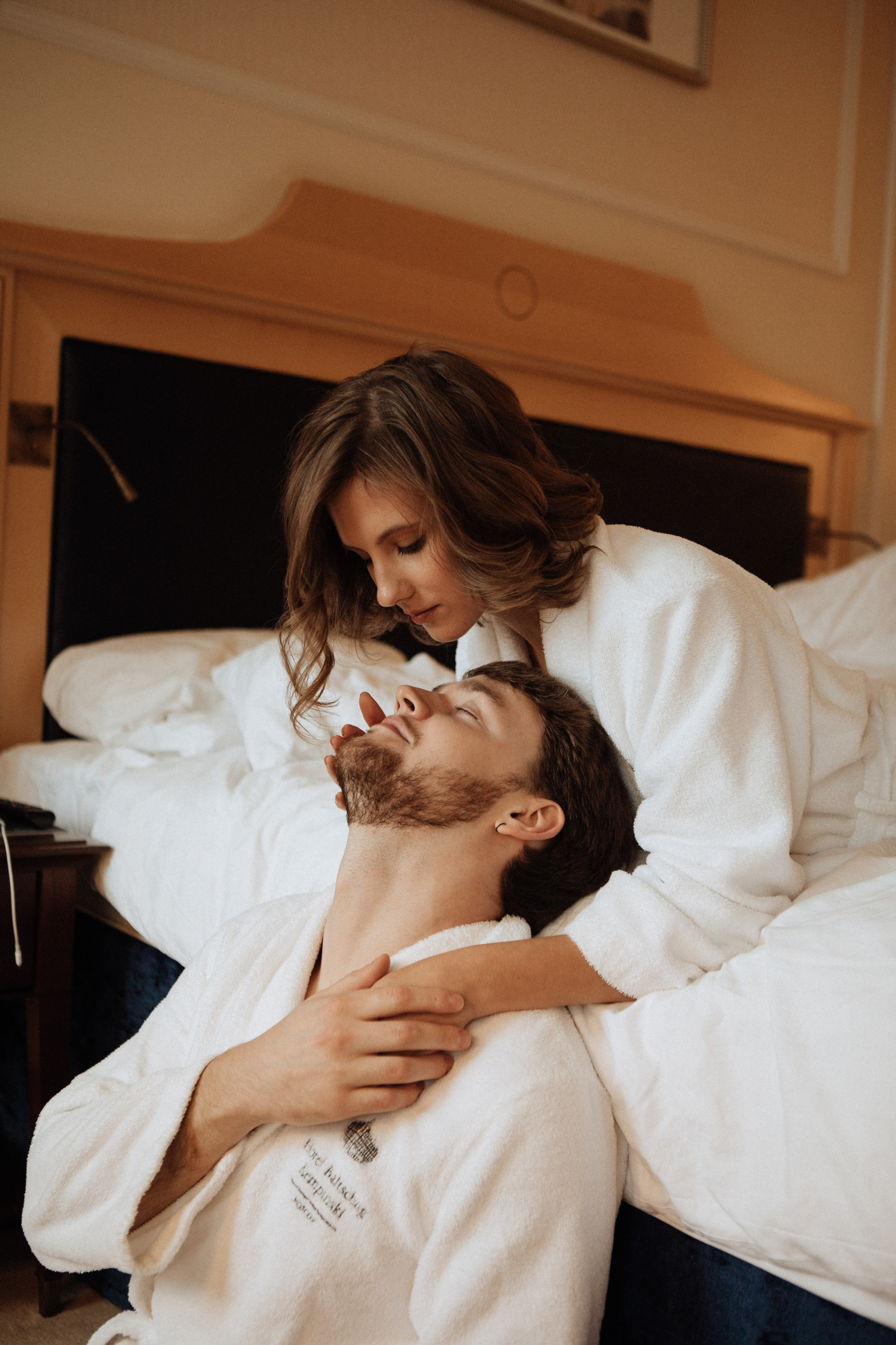 Саша и Вася. Утро в Балчуге и Роспись в Загсе. Свадебный и портретный фотограф в Москве Анастасия Масюк