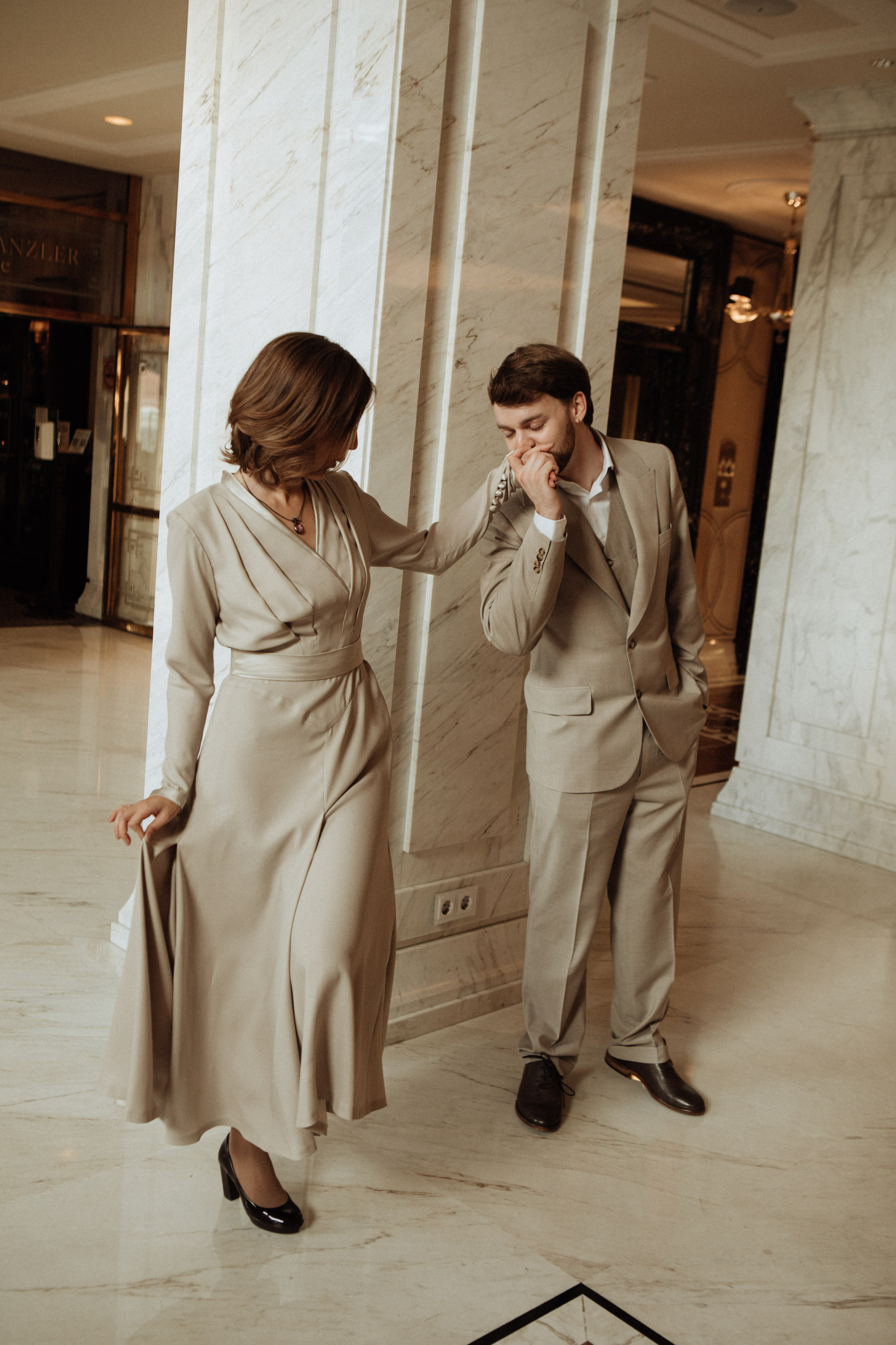 Саша и Вася. Утро в Балчуге и Роспись в Загсе. Свадебный и портретный фотограф в Москве Анастасия Масюк